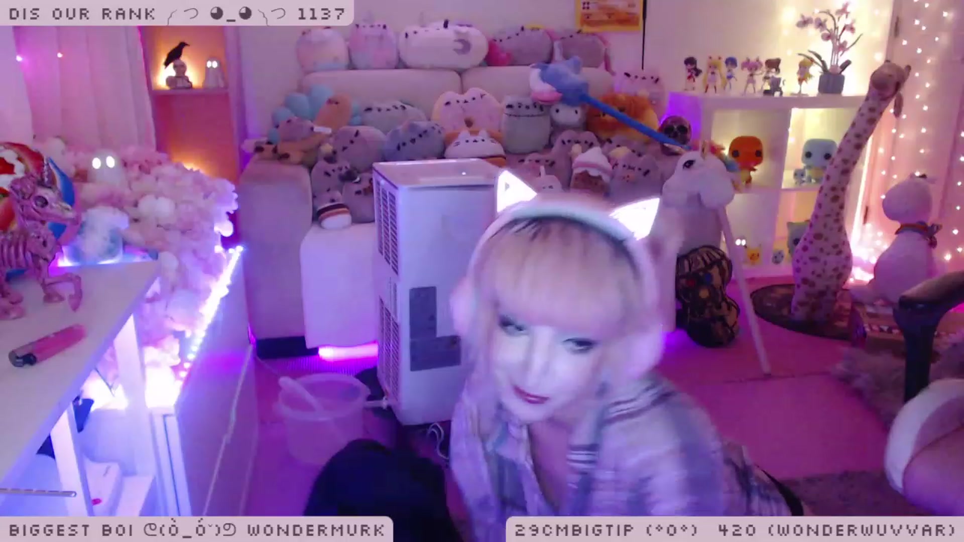Gallery image thumbnail from WonderAna's myfreecams stream on, 11/25/2022, 24:43 image 6 of 20