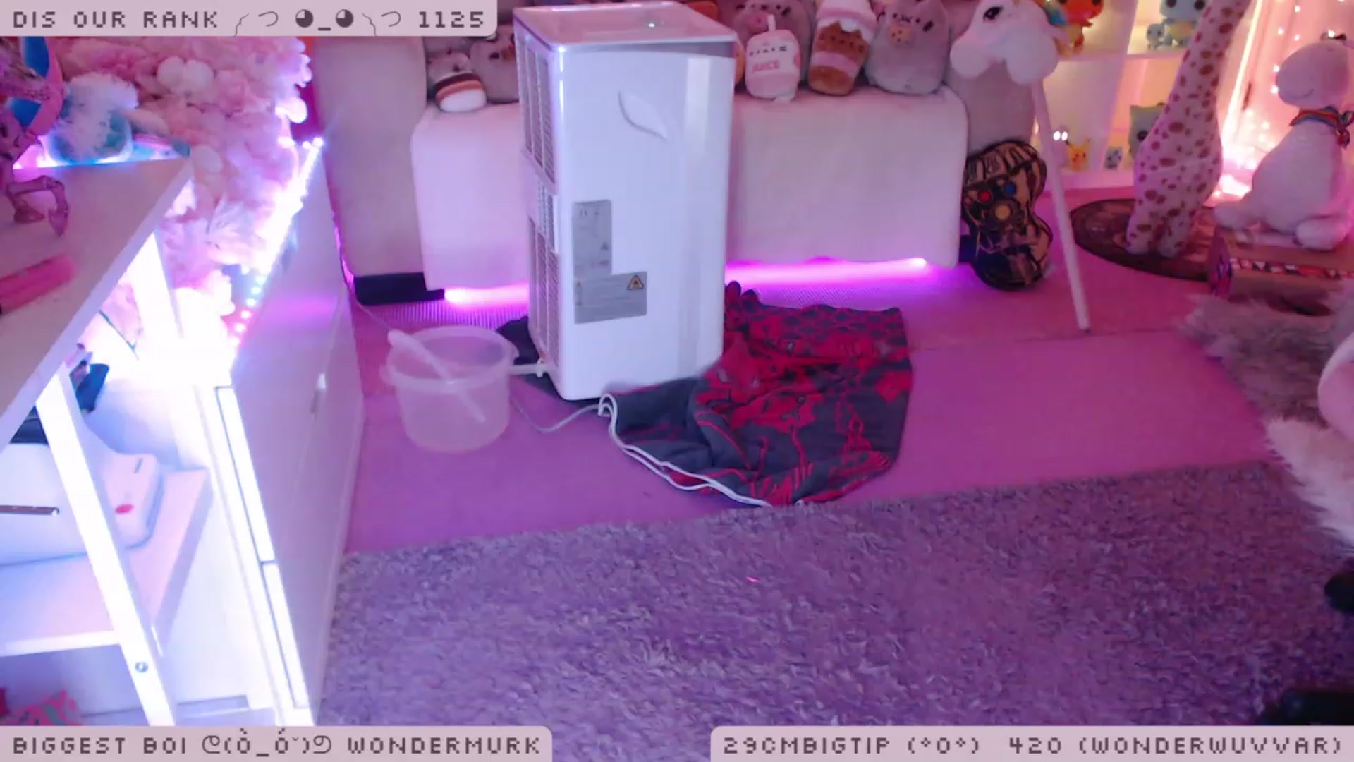 Gallery image thumbnail from WonderAna's myfreecams stream on, 11/25/2022, 24:43 image 8 of 20
