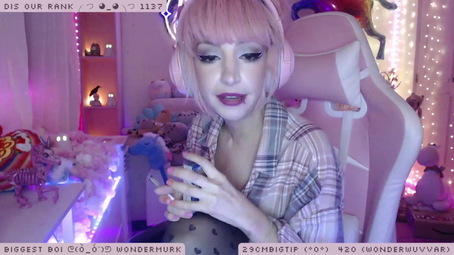 Gallery image thumbnail from WonderAna's myfreecams stream on, 11/25/2022, 24:43 image 2 of 20