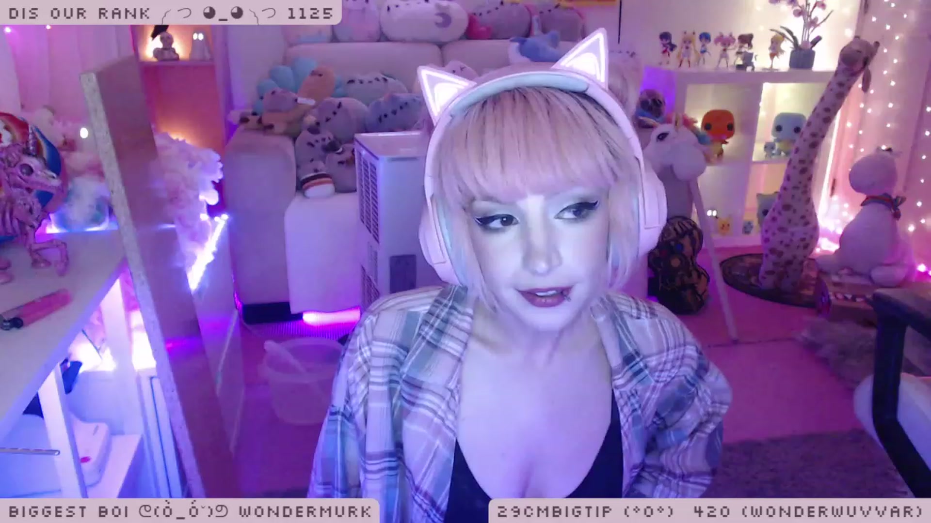 Gallery image thumbnail from WonderAna's myfreecams stream on, 11/25/2022, 24:43 image 9 of 20