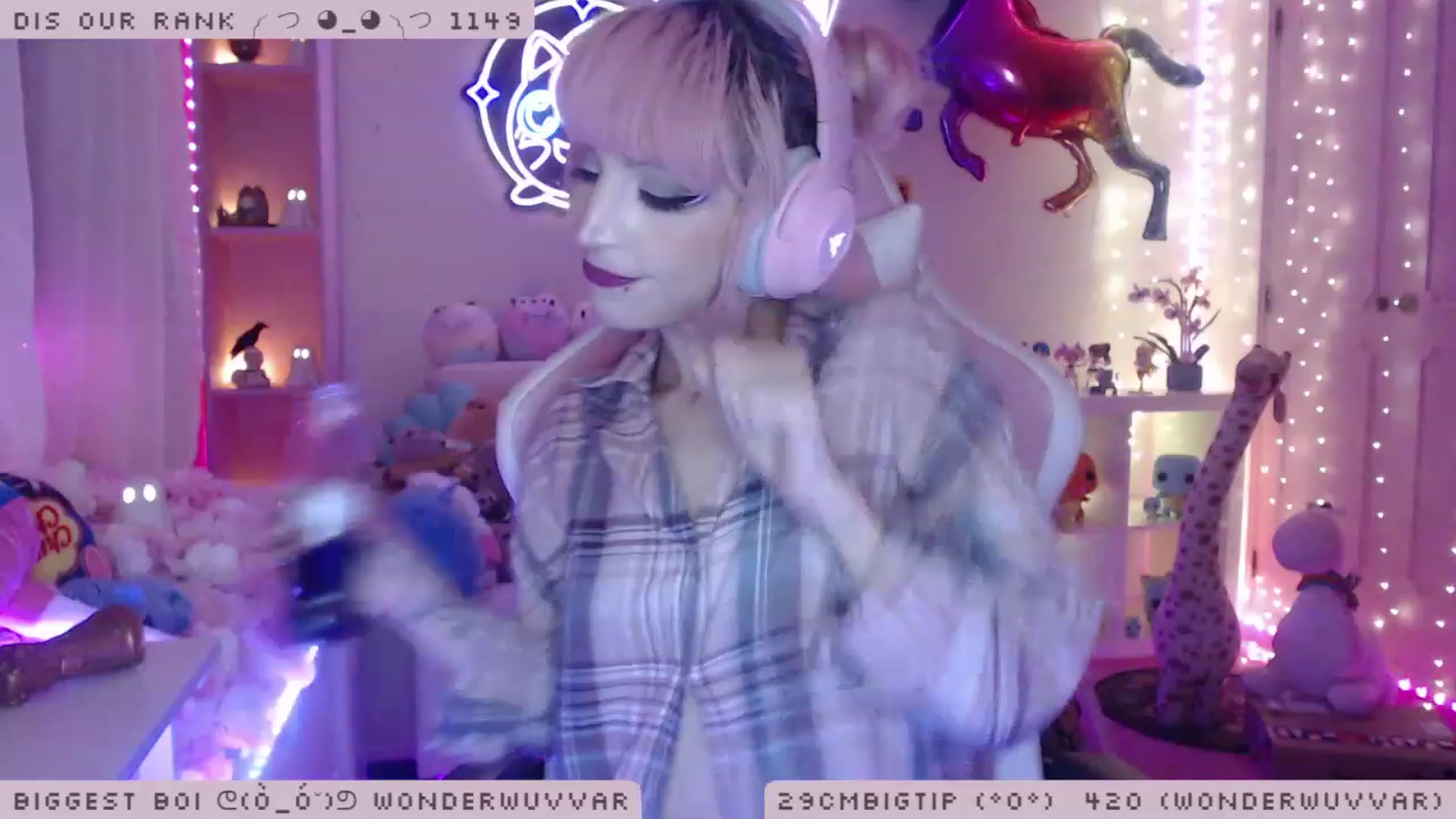 Gallery image thumbnail from WonderAna's myfreecams stream on, 11/25/2022, 02:19 image 4 of 20