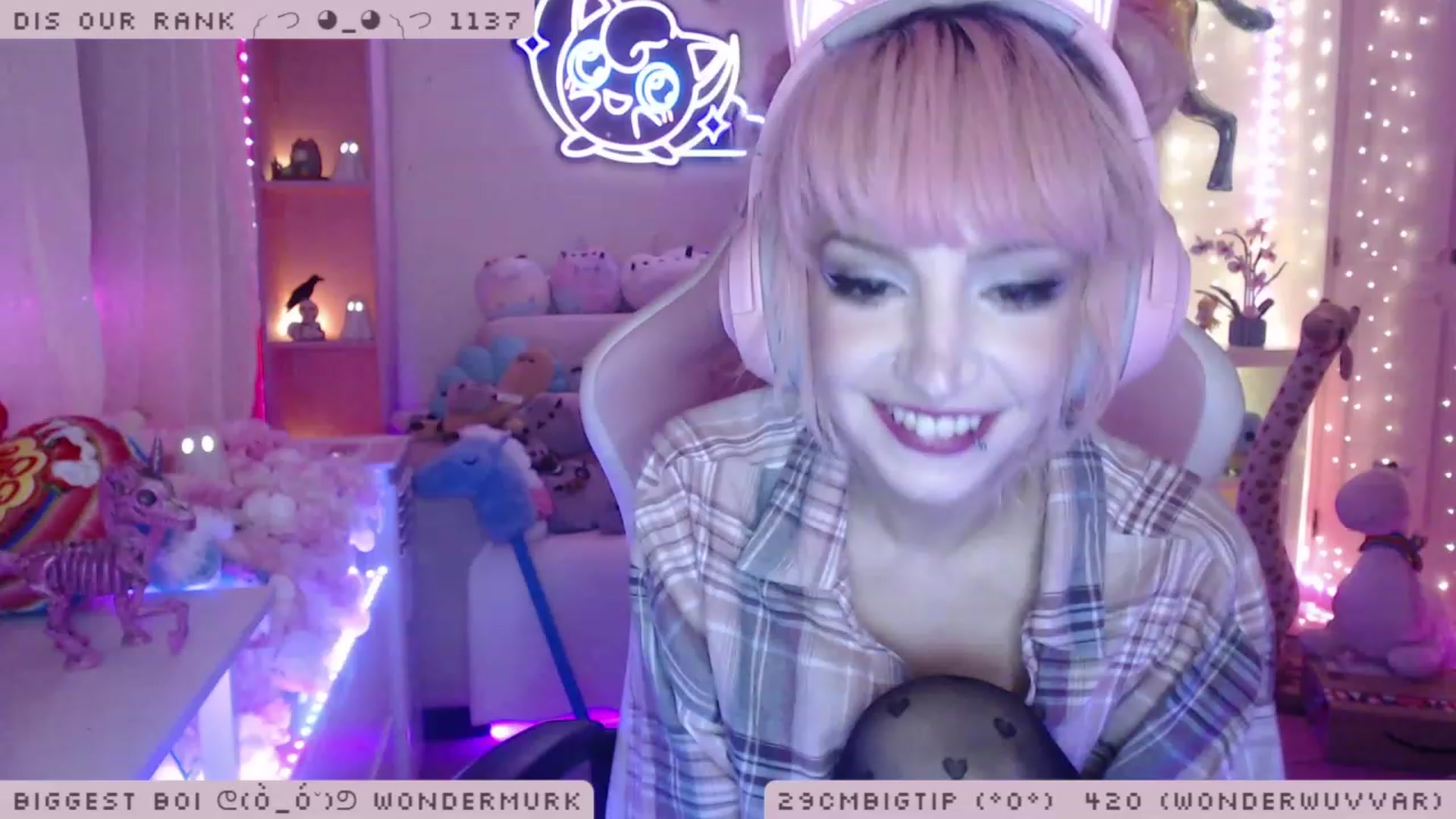 Gallery image thumbnail from WonderAna's myfreecams stream on, 11/25/2022, 02:19 image 5 of 20