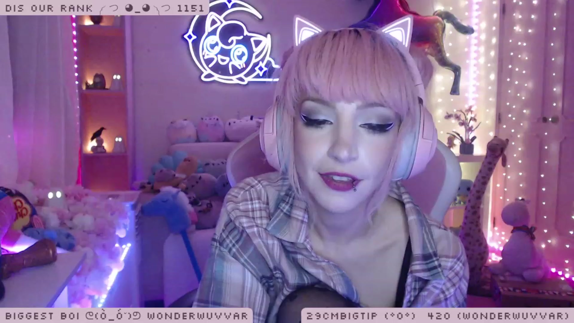 Gallery image thumbnail from WonderAna's myfreecams stream on, 11/25/2022, 02:19 image 3 of 20