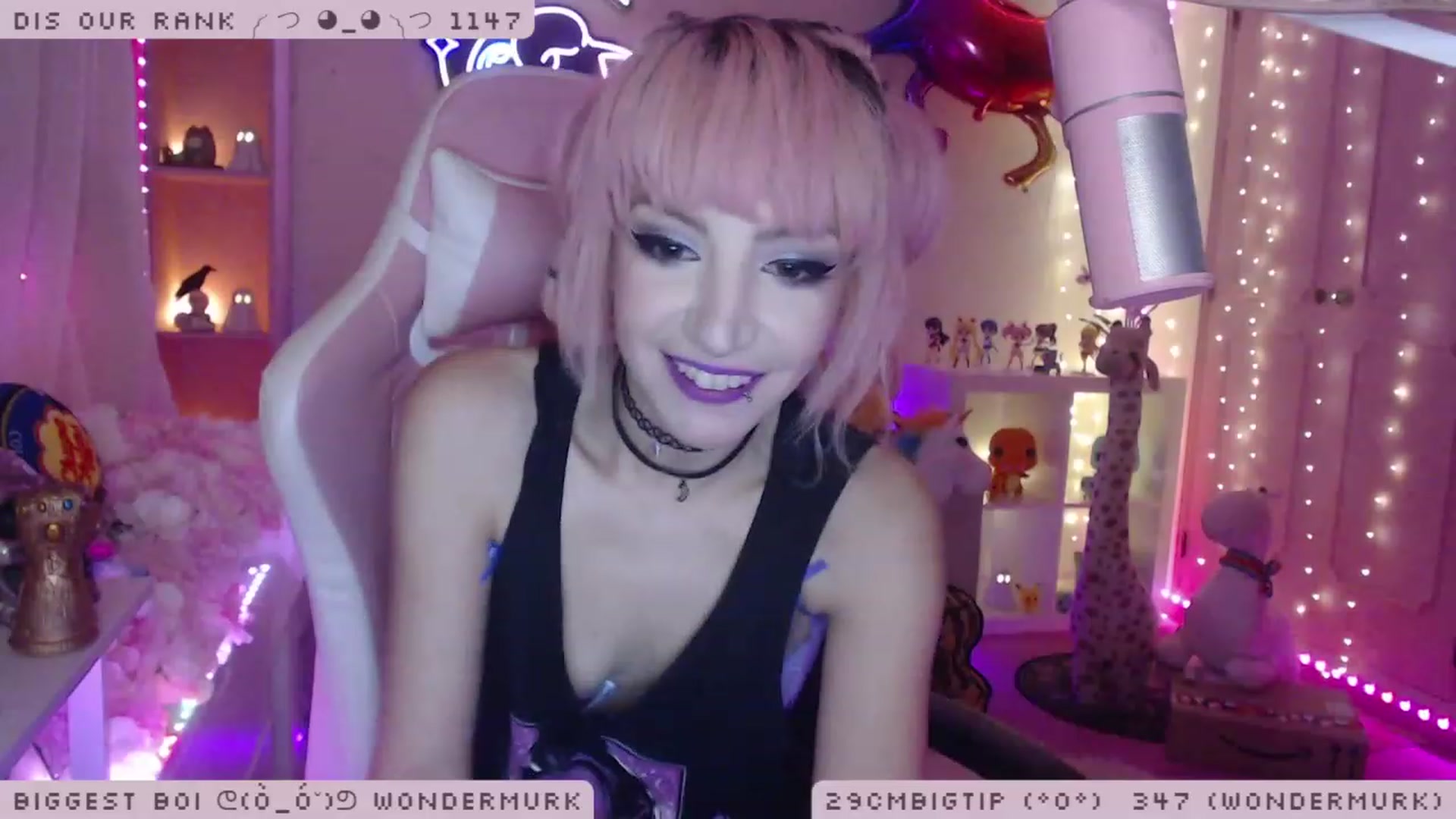 Gallery image thumbnail from WonderAna's myfreecams stream on, 11/27/2022, 24:37 image 16 of 20