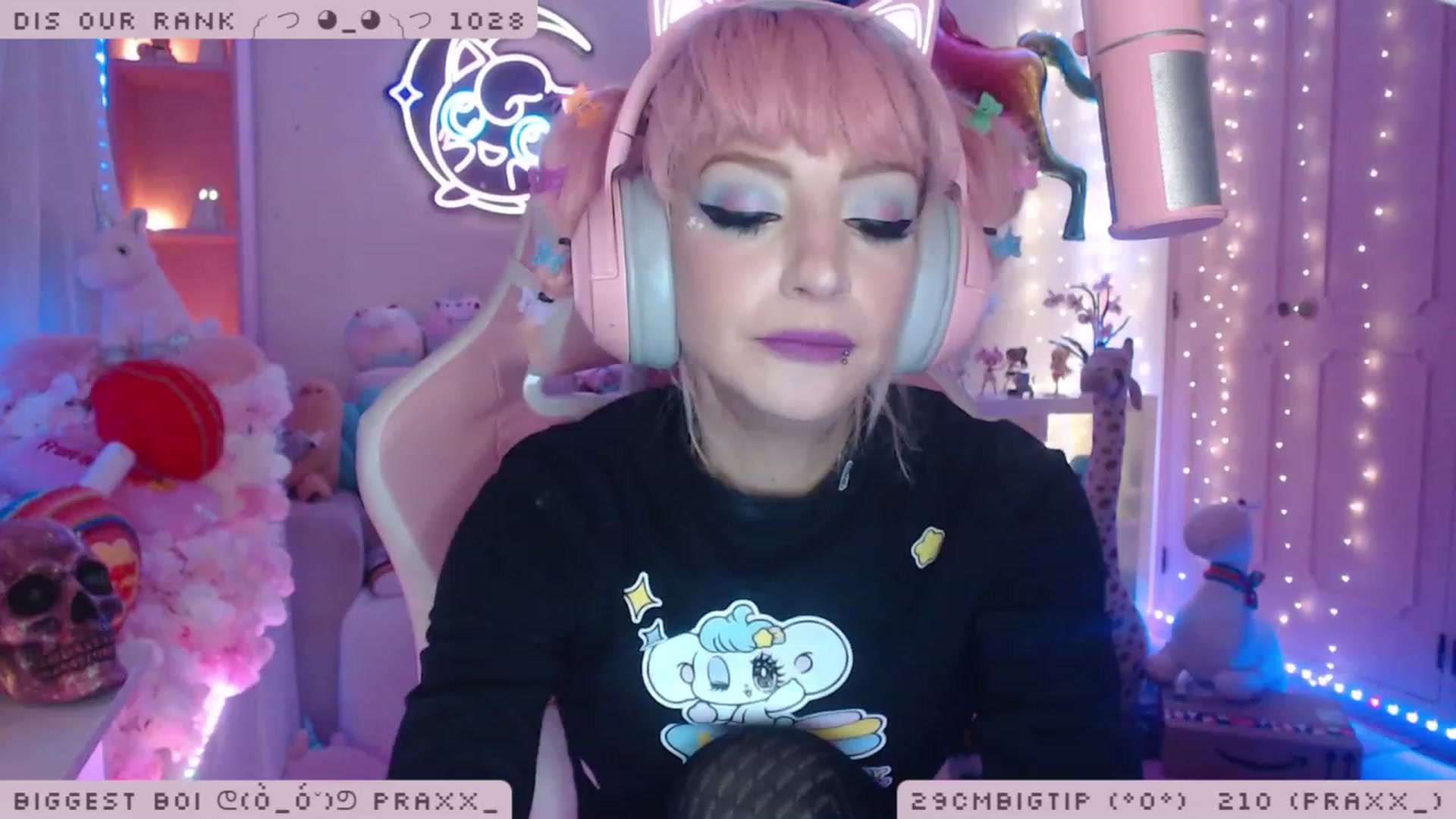 Gallery image thumbnail from WonderAna's myfreecams stream on, 11/28/2022, 02:42 image 5 of 20