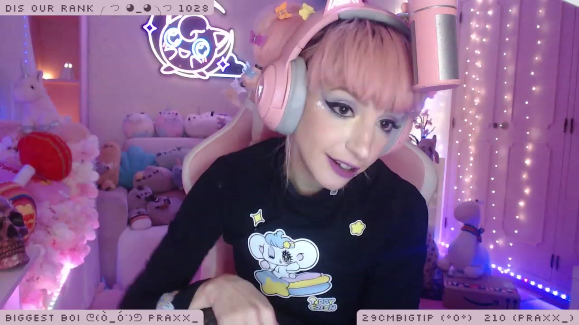 Gallery image thumbnail from WonderAna's myfreecams stream on, 11/28/2022, 02:42 image 13 of 20