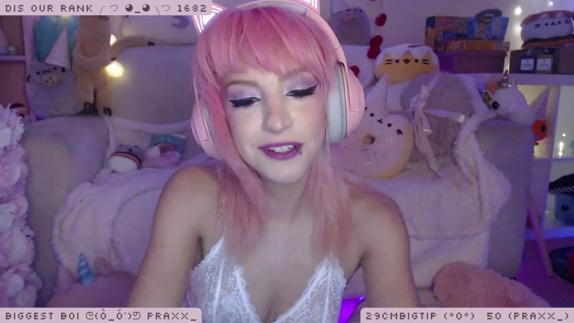 Gallery image thumbnail from WonderAna's myfreecams stream on, 12/01/2022, 23:50 image 15 of 20