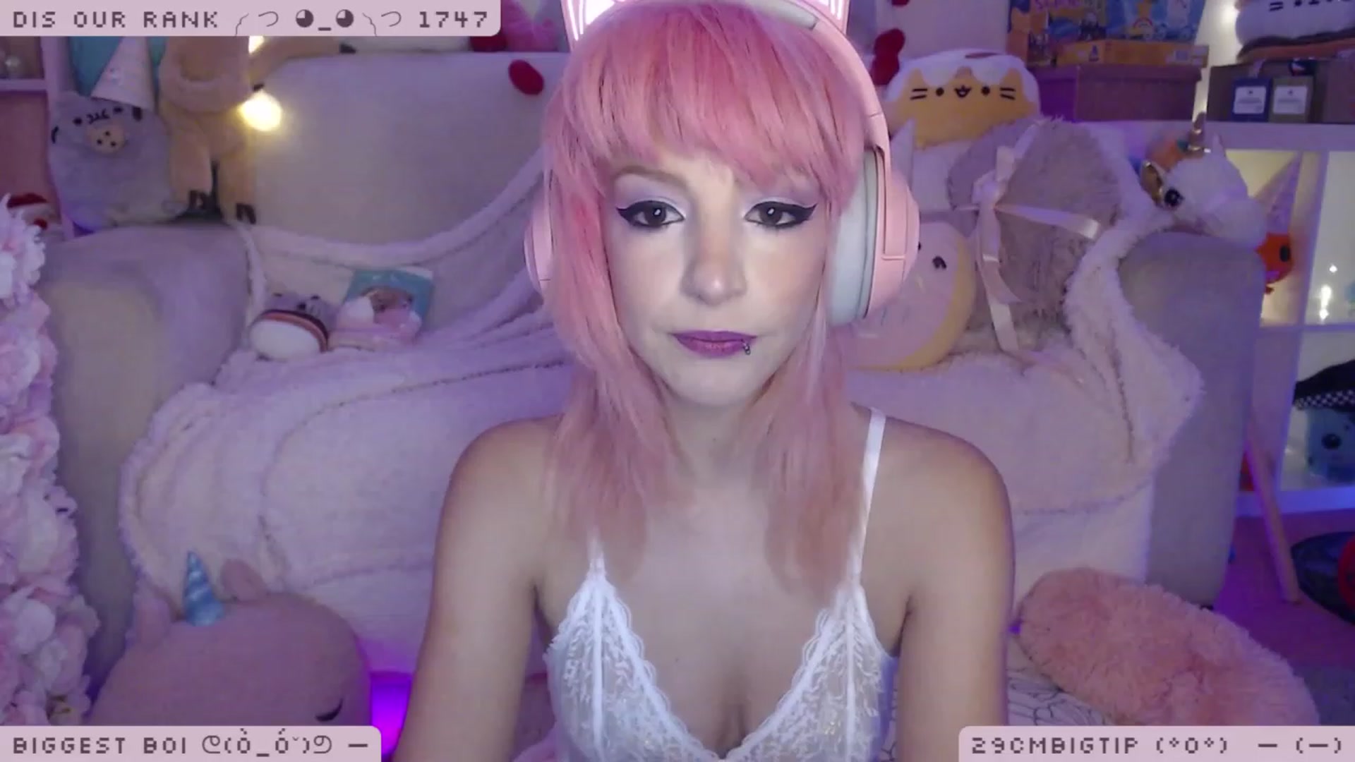 Gallery image thumbnail from WonderAna's myfreecams stream on, 12/01/2022, 23:50 image 9 of 20