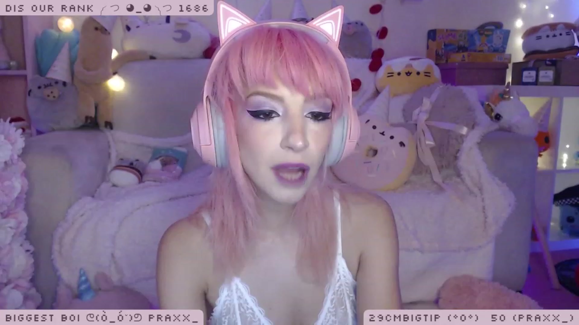 Gallery image thumbnail from WonderAna's myfreecams stream on, 12/01/2022, 23:50 image 16 of 20