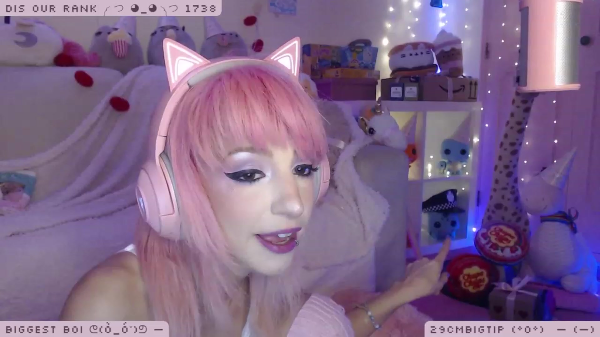 Gallery image thumbnail from WonderAna's myfreecams stream on, 12/01/2022, 23:50 image 3 of 20