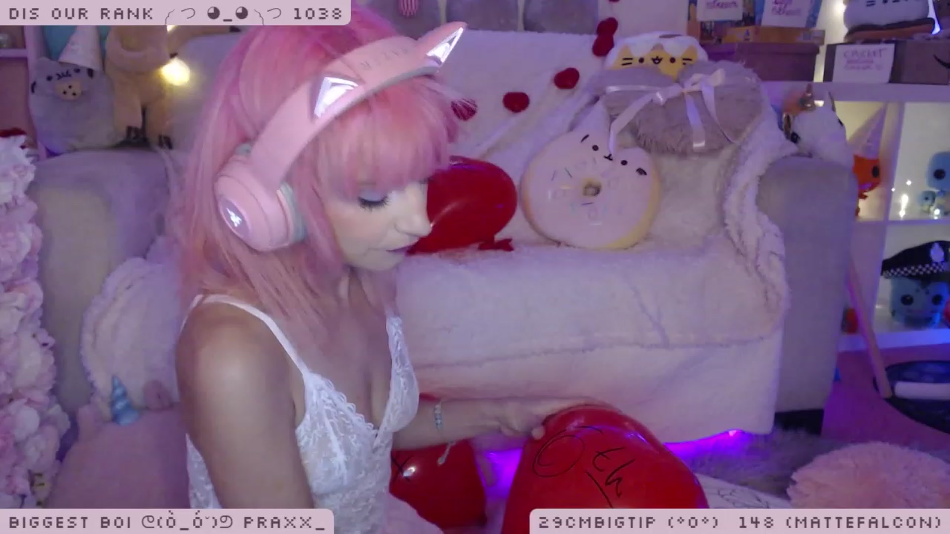 Gallery image thumbnail from WonderAna's myfreecams stream on, 12/02/2022, 01:19 image 12 of 20