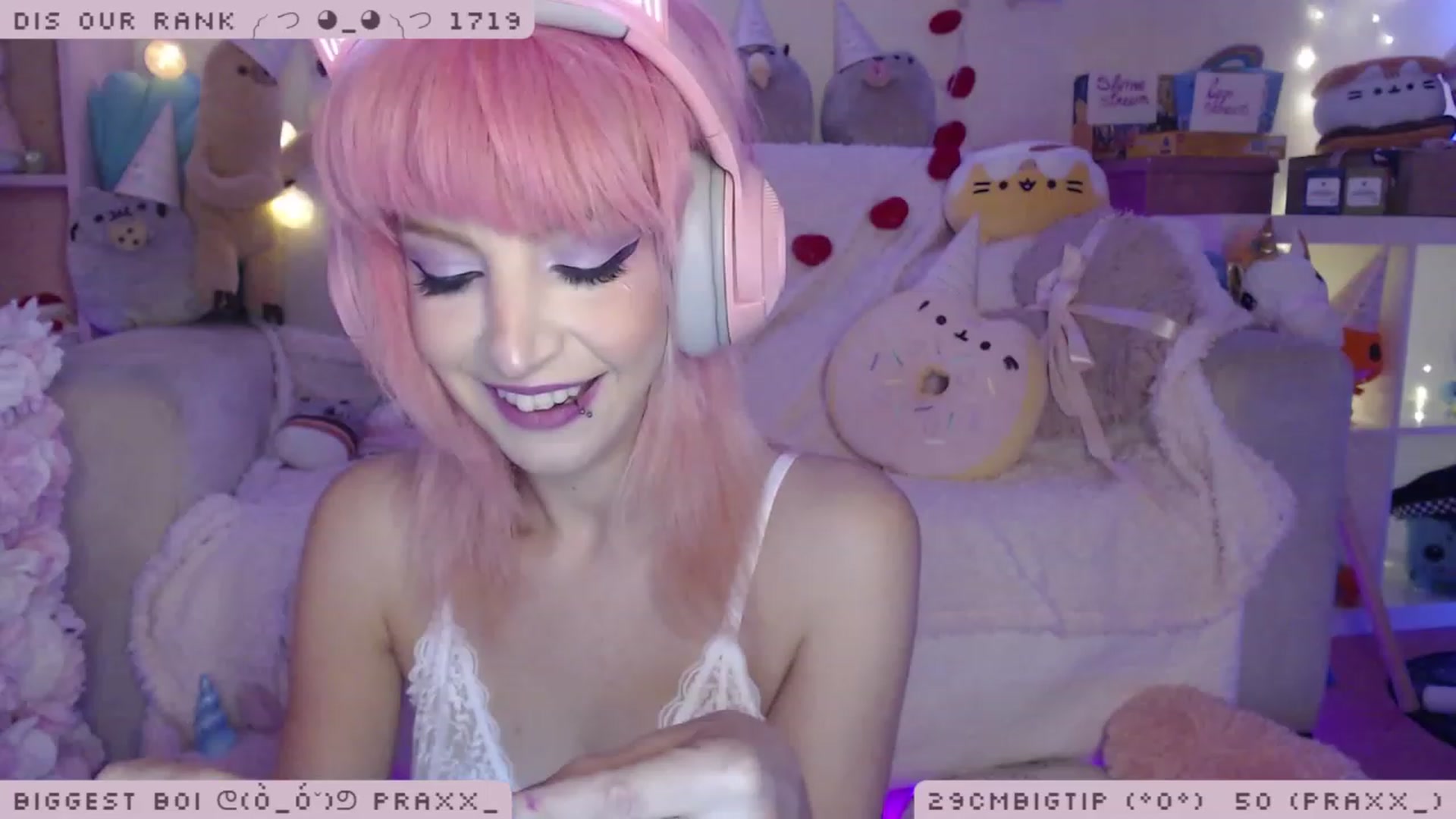 Gallery image thumbnail from WonderAna's myfreecams stream on, 12/02/2022, 01:19 image 1 of 20
