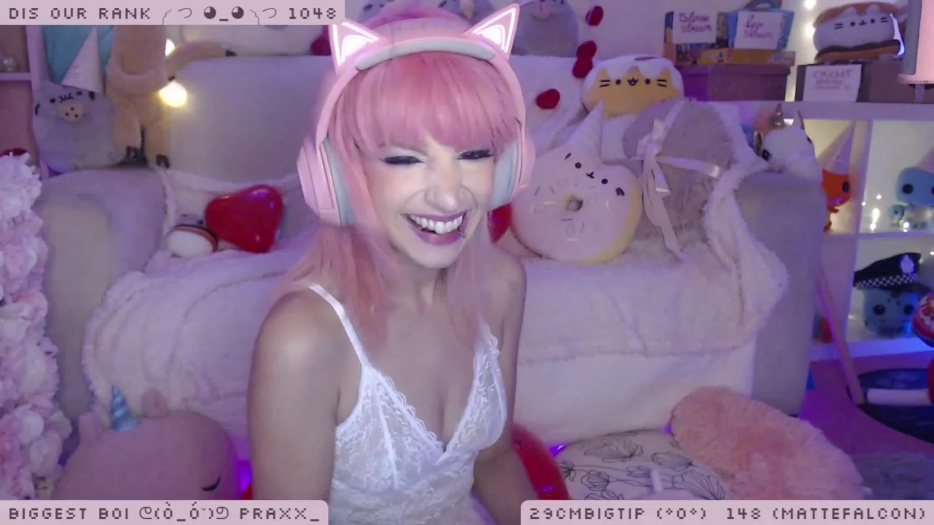 Gallery image thumbnail from WonderAna's myfreecams stream on, 12/02/2022, 01:19 image 9 of 20