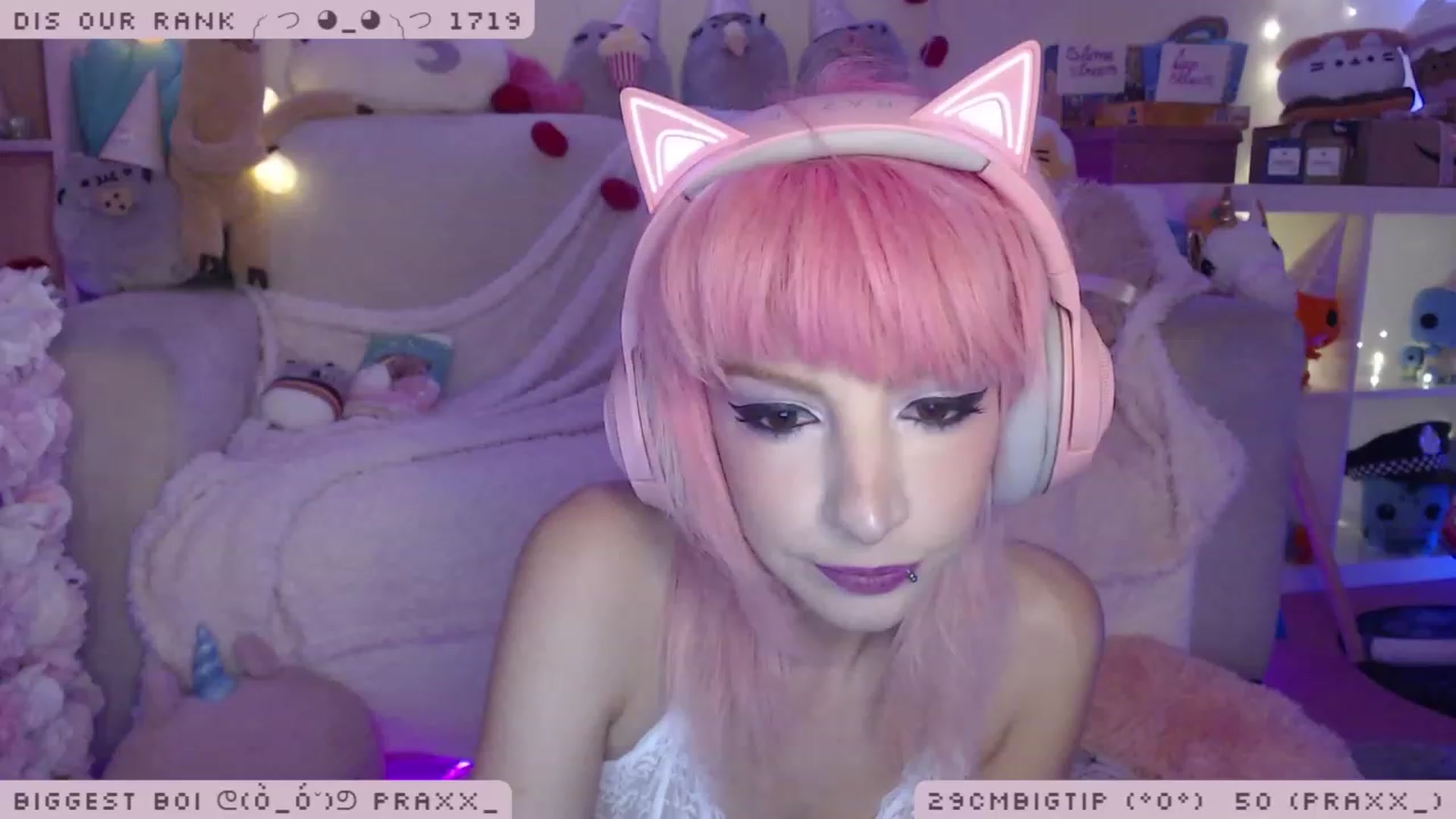 Gallery image thumbnail from WonderAna's myfreecams stream on, 12/02/2022, 01:19 image 2 of 20