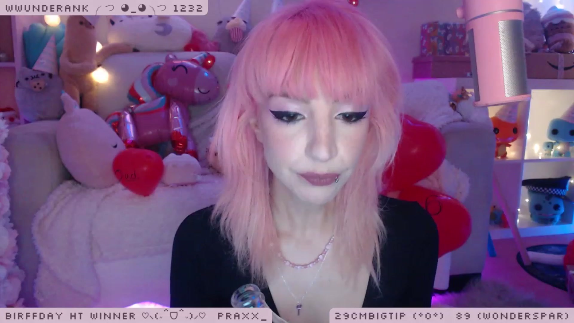 Gallery image thumbnail from WonderAna's myfreecams stream on, 12/03/2022, 24:09 image 16 of 20