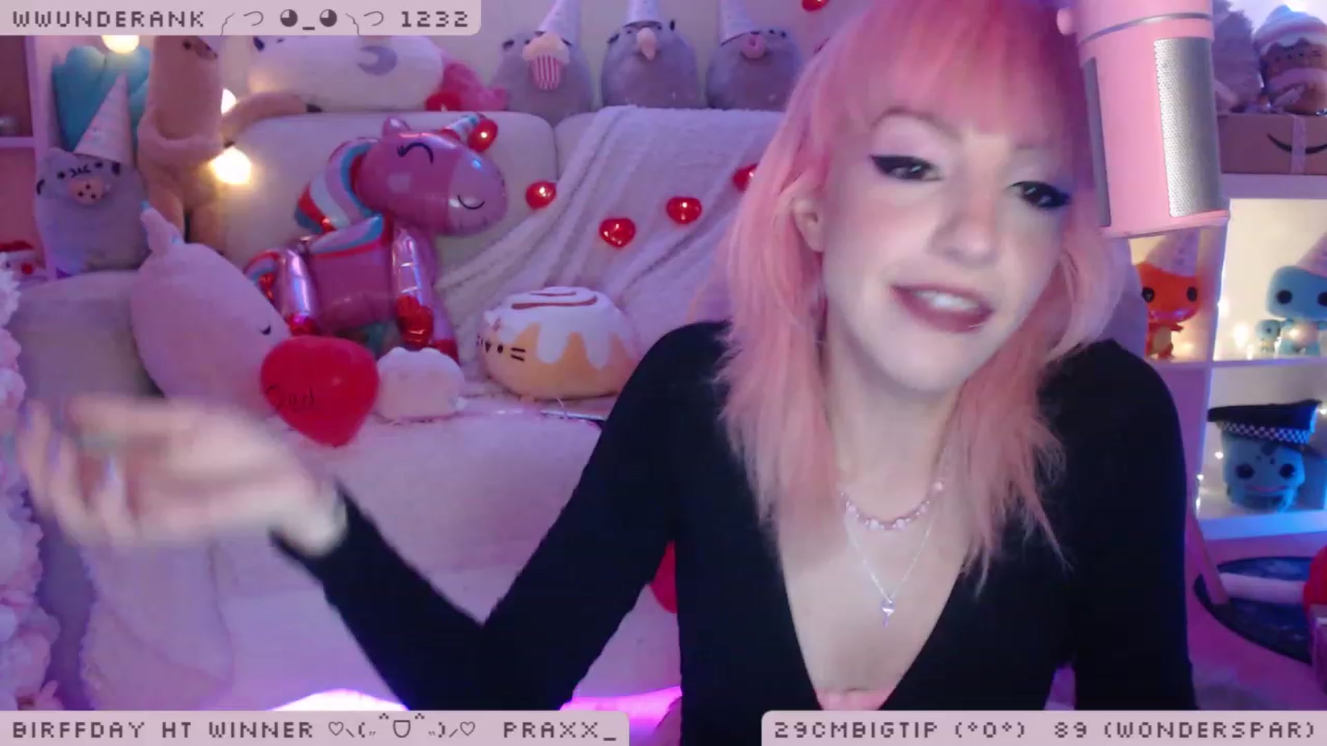Gallery image thumbnail from WonderAna's myfreecams stream on, 12/03/2022, 24:09 image 15 of 20