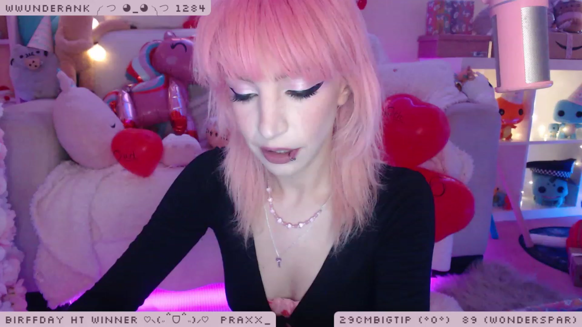 Gallery image thumbnail from WonderAna's myfreecams stream on, 12/03/2022, 24:09 image 11 of 20