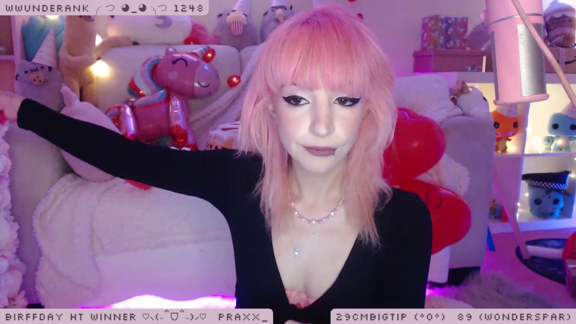 Gallery image thumbnail from WonderAna's myfreecams stream on, 12/03/2022, 24:09 image 14 of 20