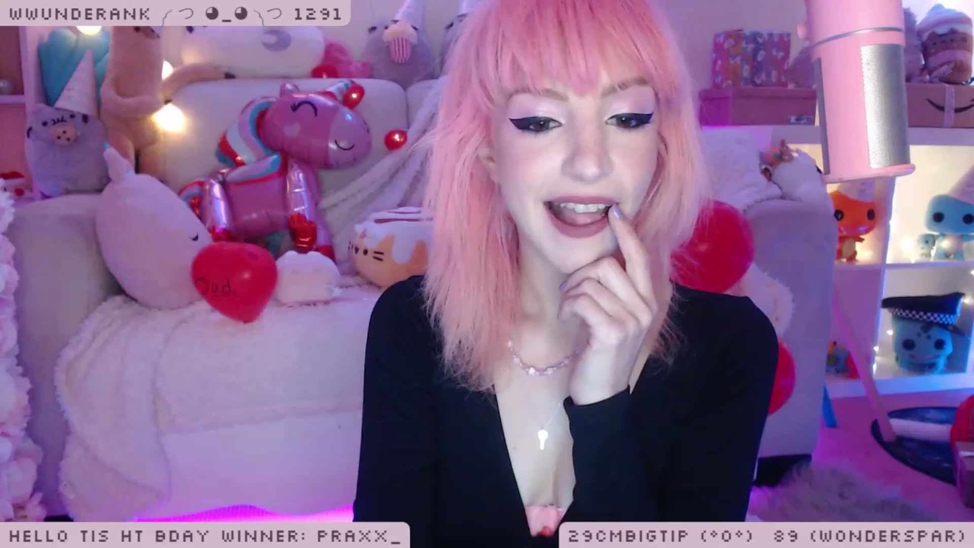 Gallery image thumbnail from WonderAna's myfreecams stream on, 12/03/2022, 24:09 image 8 of 20