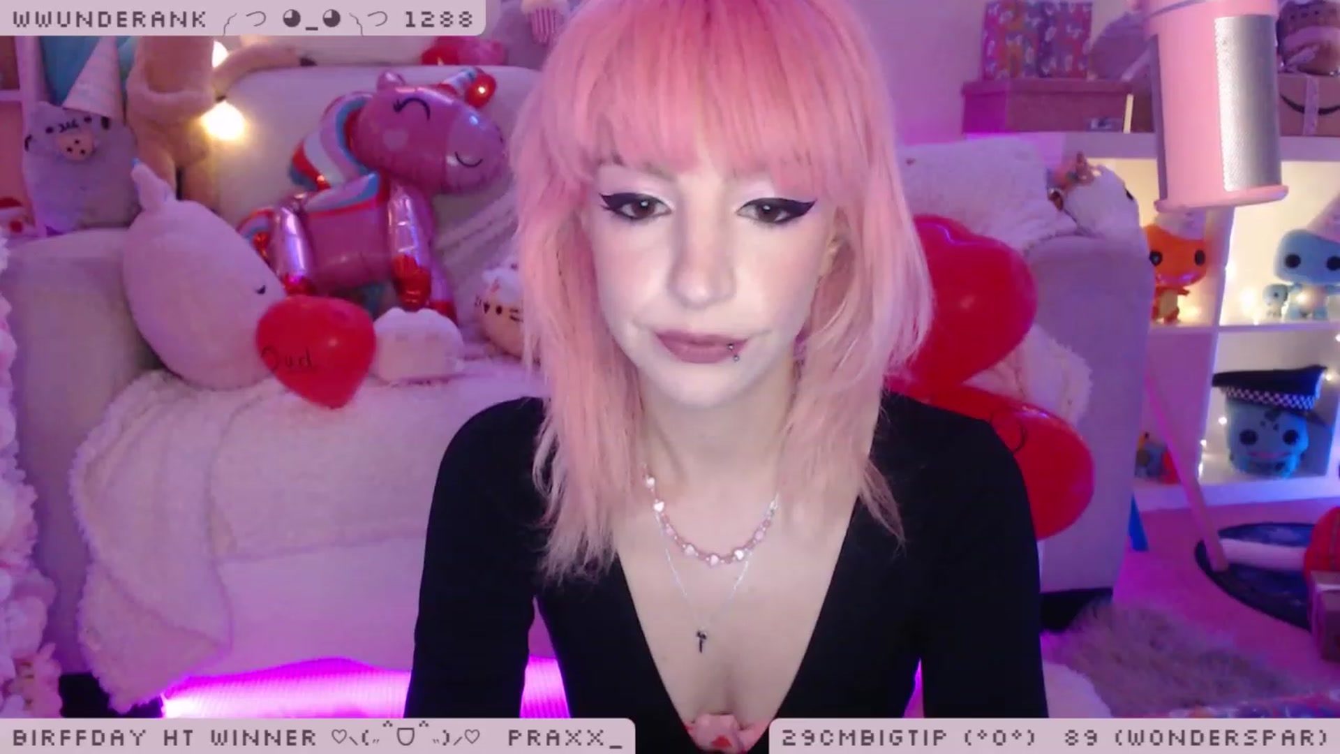 Gallery image thumbnail from WonderAna's myfreecams stream on, 12/03/2022, 24:09 image 12 of 20