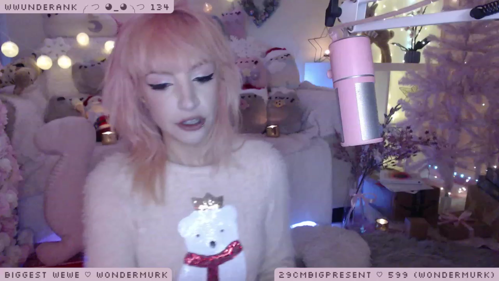 Gallery image thumbnail from WonderAna's myfreecams stream on, 12/15/2022, 02:42 image 10 of 20