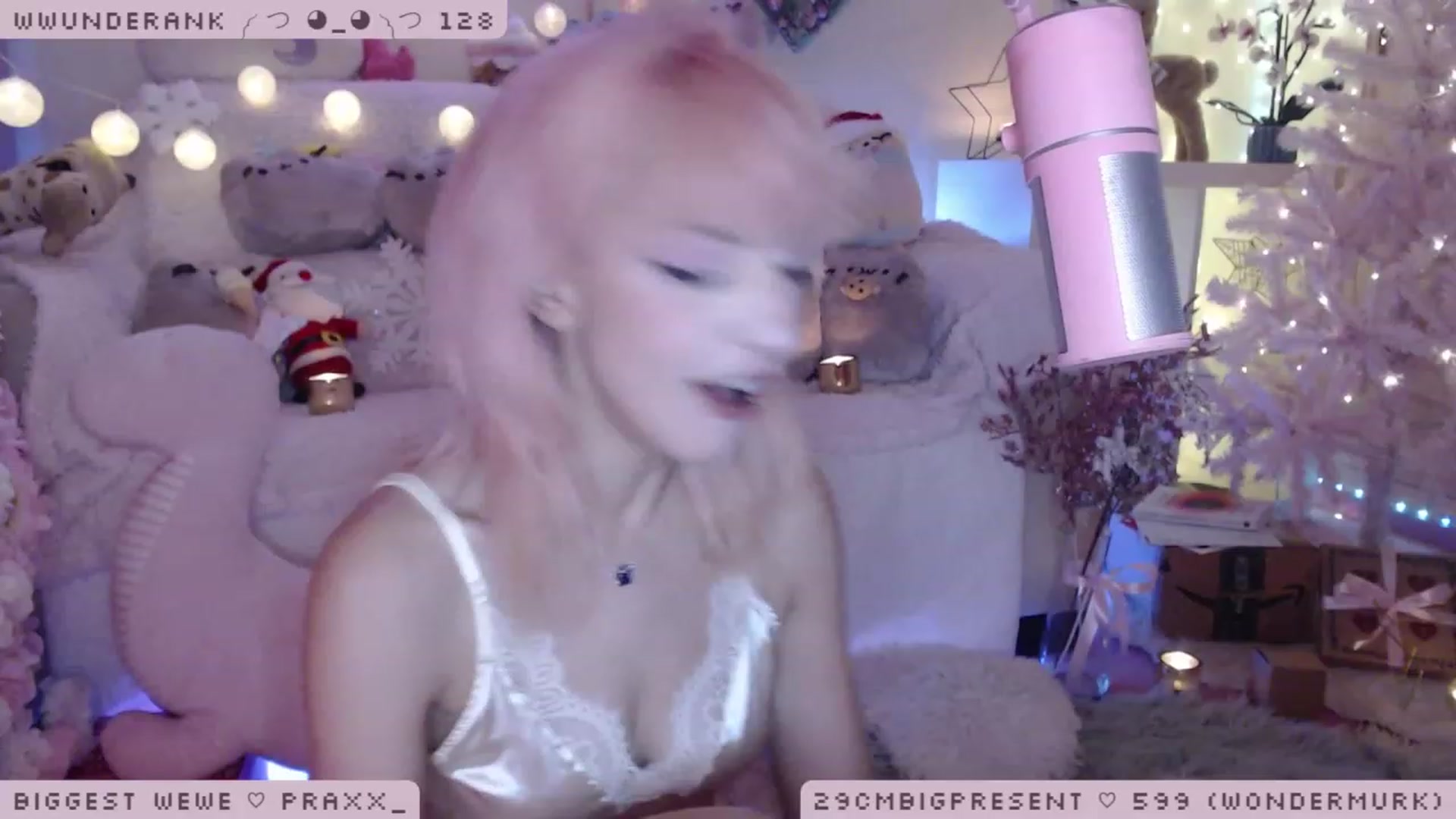 Gallery image thumbnail from WonderAna's myfreecams stream on, 12/15/2022, 03:23 image 8 of 20