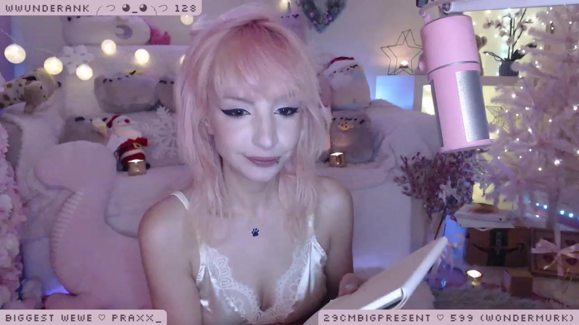 Gallery image thumbnail from WonderAna's myfreecams stream on, 12/15/2022, 03:23 image 9 of 20