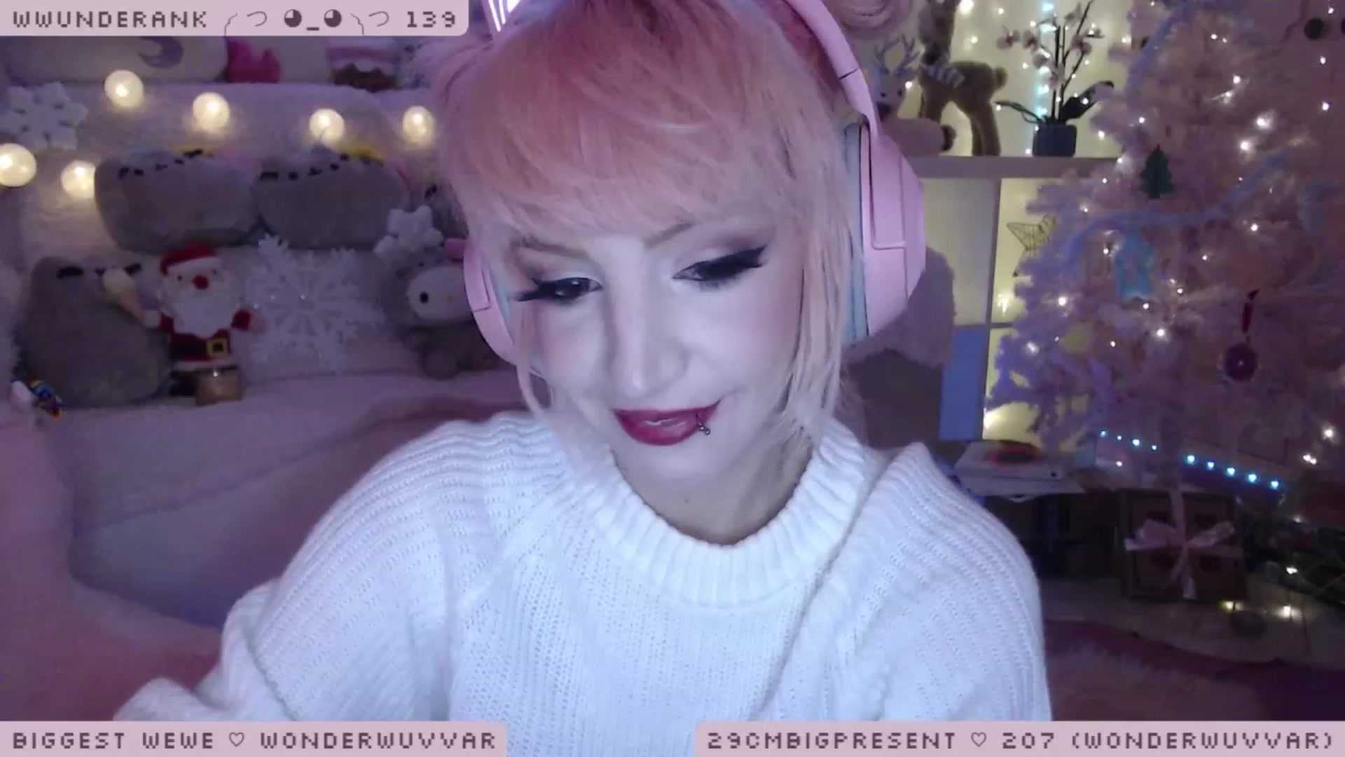 Gallery image thumbnail from WonderAna's myfreecams stream on, 12/15/2022, 22:40 image 11 of 20