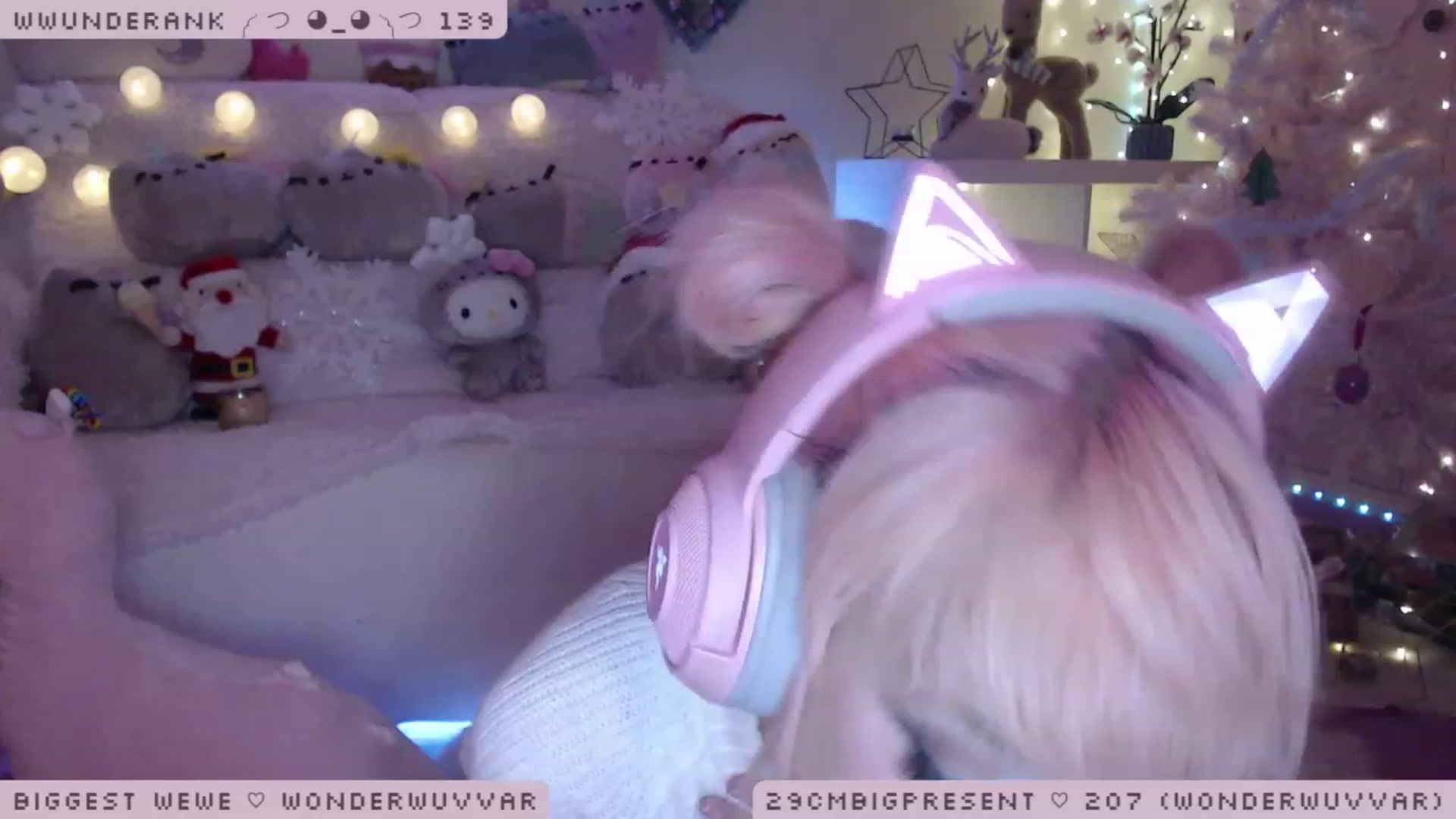 Gallery image thumbnail from WonderAna's myfreecams stream on, 12/15/2022, 22:40 image 6 of 20