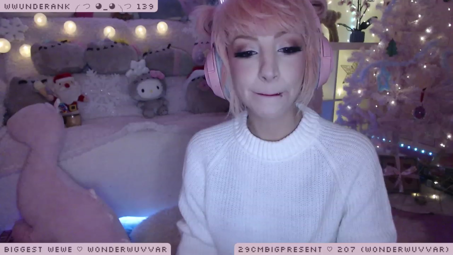 Gallery image thumbnail from WonderAna's myfreecams stream on, 12/15/2022, 22:40 image 15 of 20