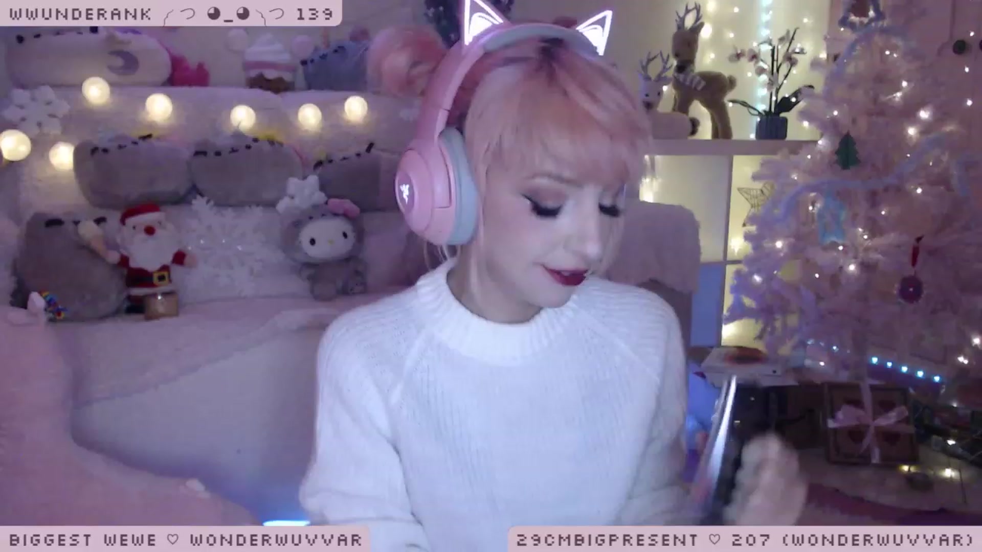 Gallery image thumbnail from WonderAna's myfreecams stream on, 12/15/2022, 22:40 image 3 of 20