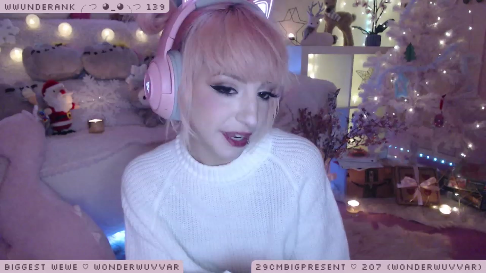 Gallery image thumbnail from WonderAna's myfreecams stream on, 12/15/2022, 23:24 image 15 of 20