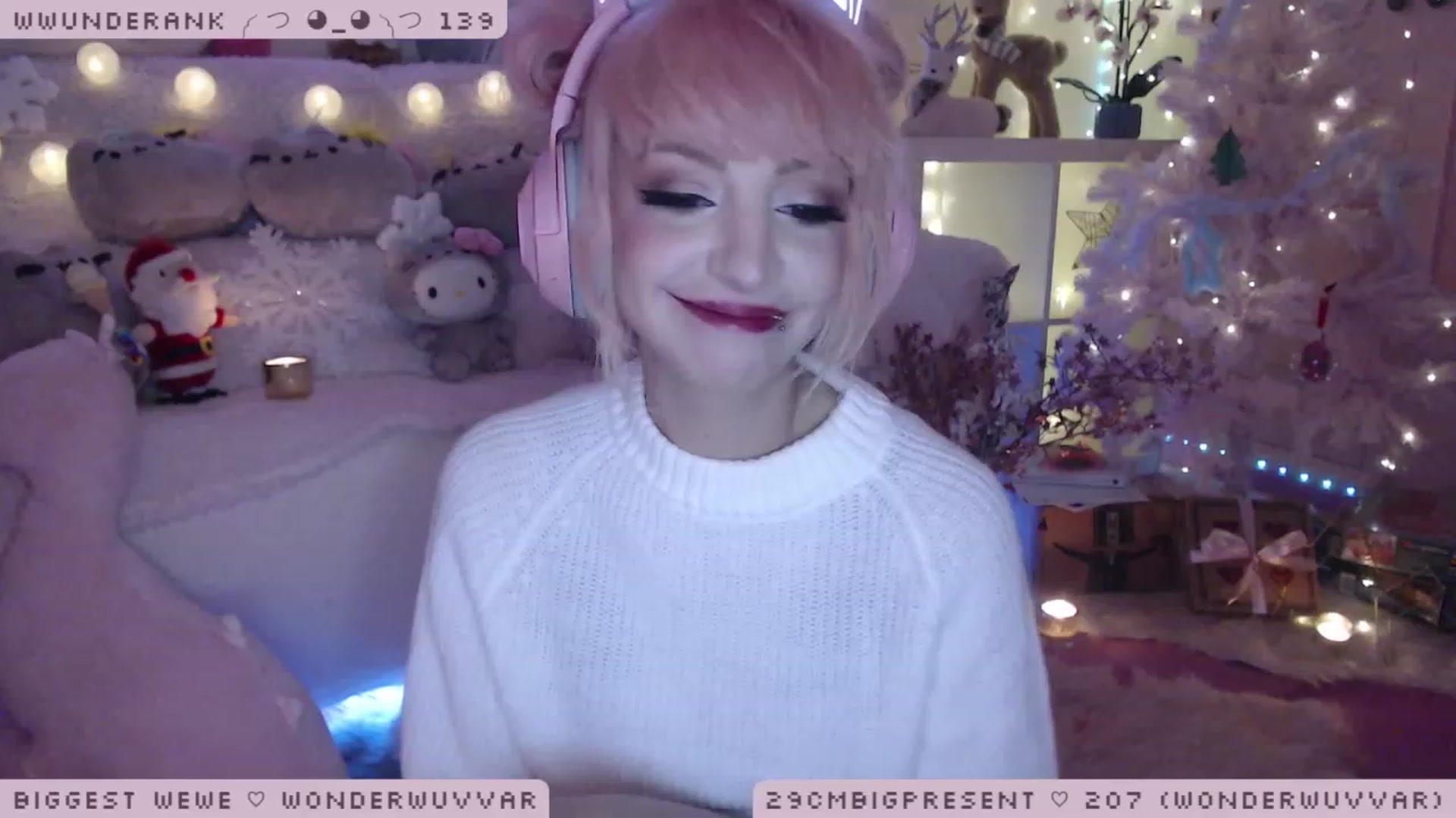 Gallery image thumbnail from WonderAna's myfreecams stream on, 12/15/2022, 23:24 image 16 of 20