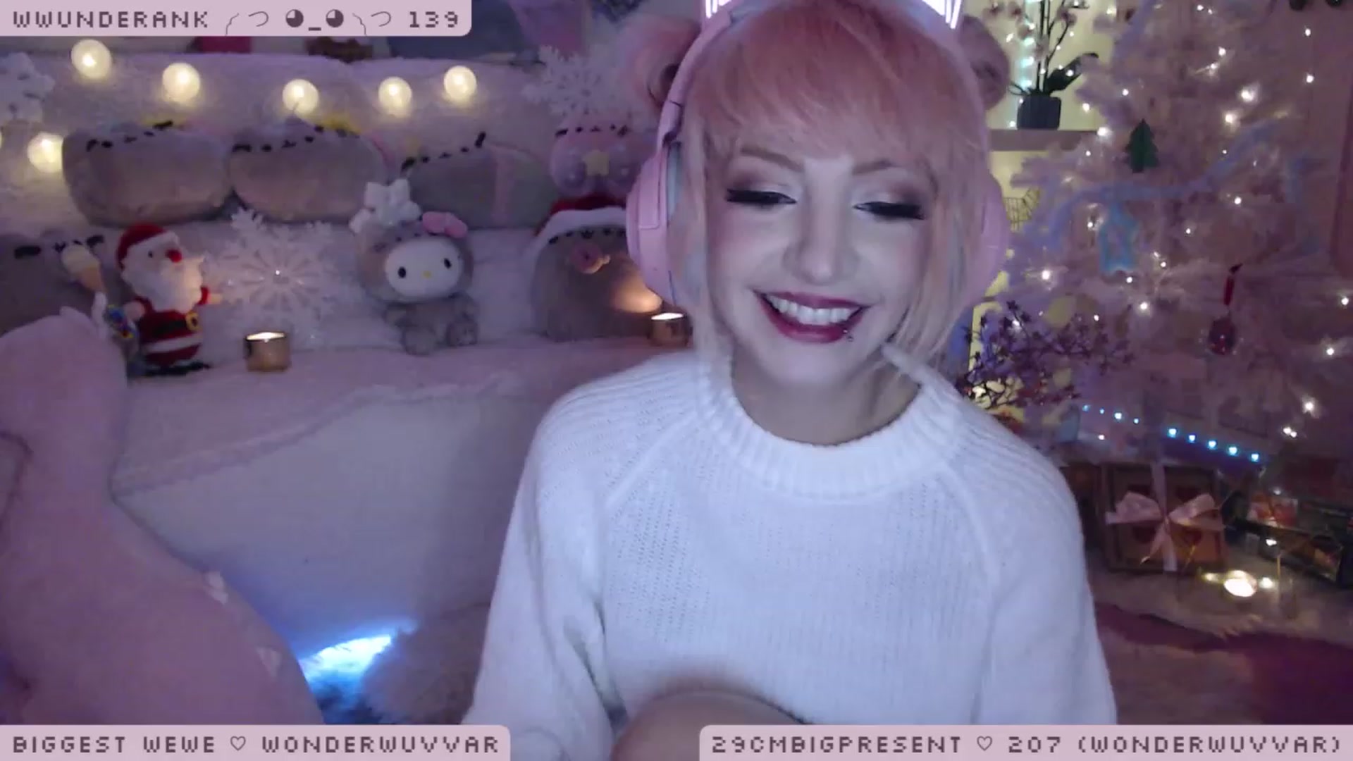 Gallery image thumbnail from WonderAna's myfreecams stream on, 12/15/2022, 23:24 image 13 of 20