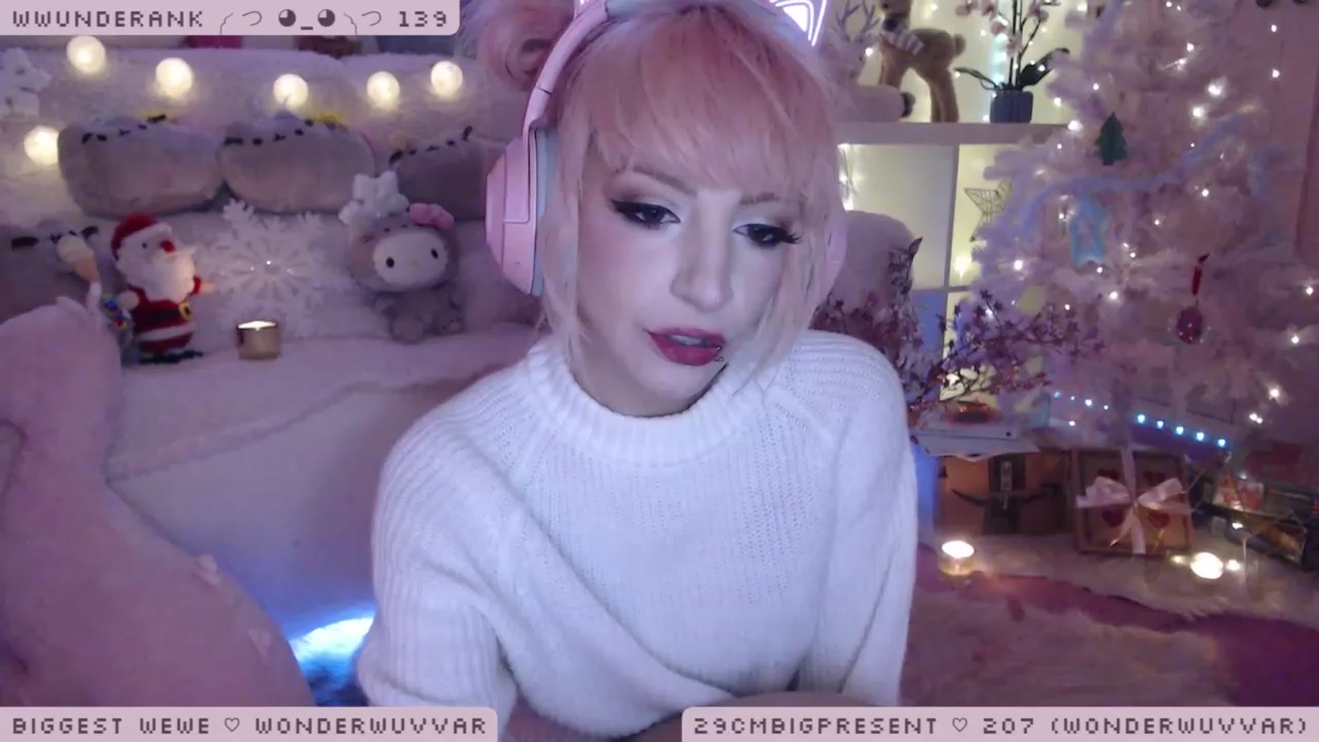 Gallery image thumbnail from WonderAna's myfreecams stream on, 12/15/2022, 23:24 image 9 of 20