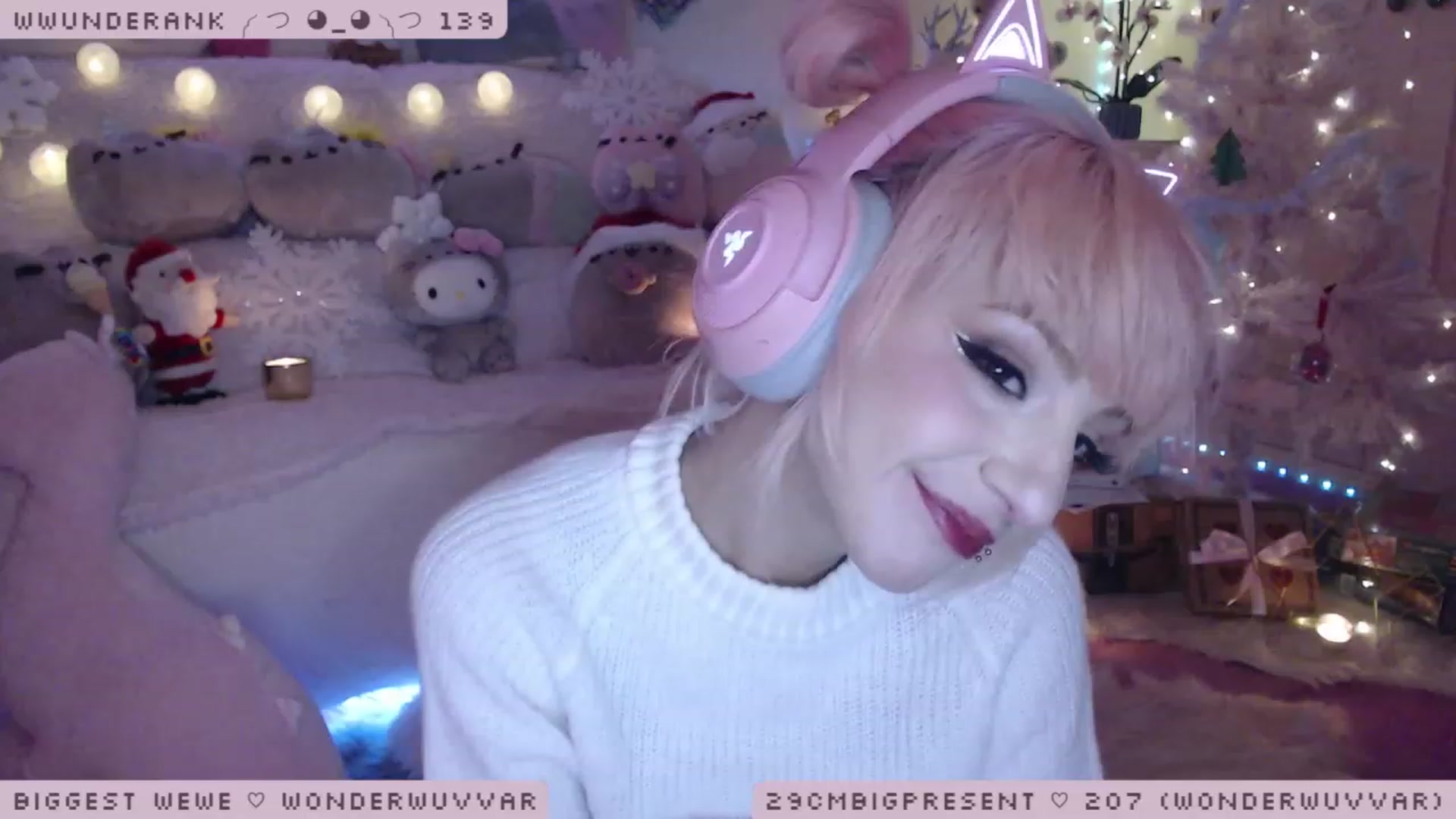 Gallery image thumbnail from WonderAna's myfreecams stream on, 12/15/2022, 23:24 image 11 of 20