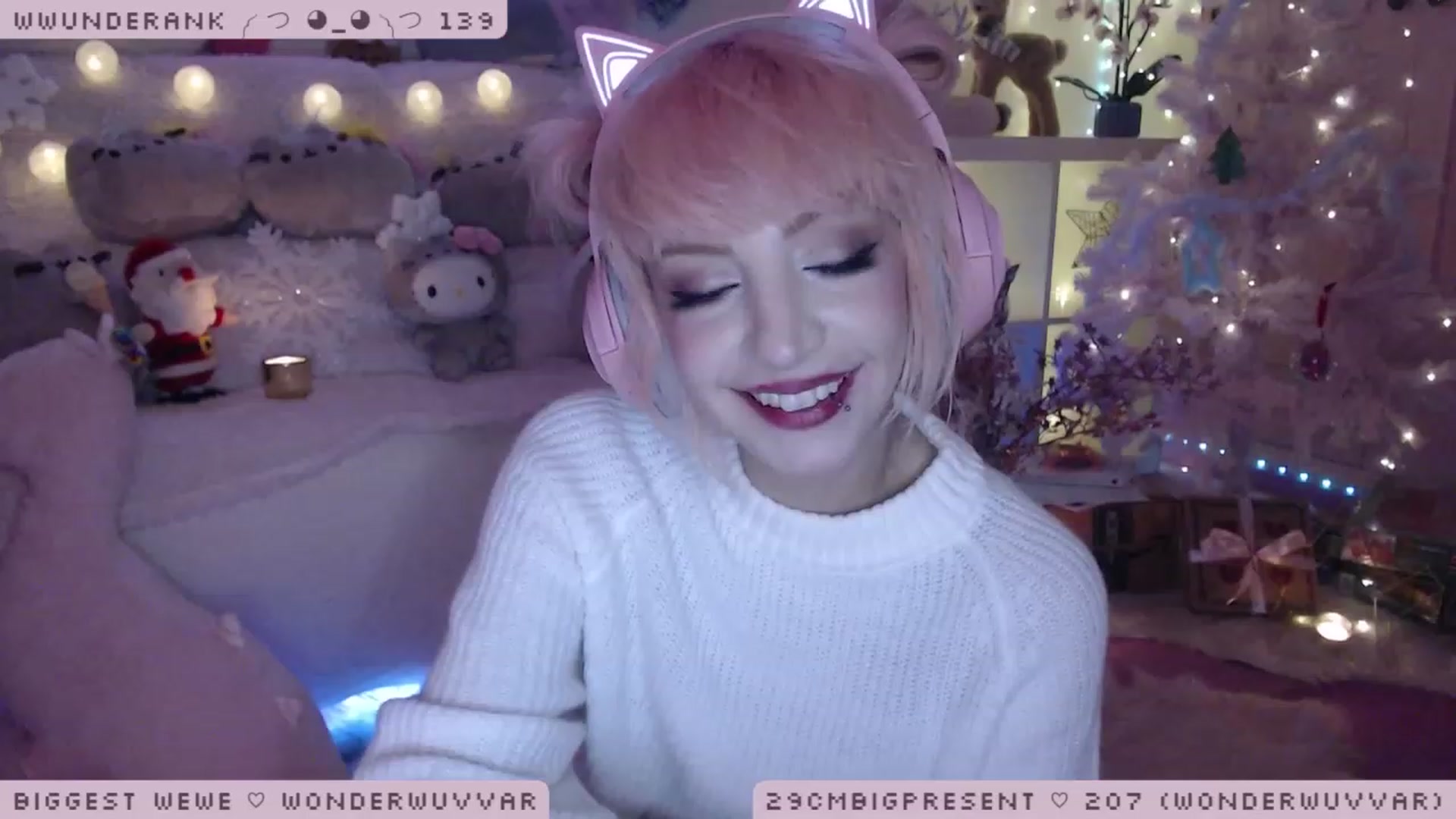 Gallery image thumbnail from WonderAna's myfreecams stream on, 12/15/2022, 23:24 image 17 of 20