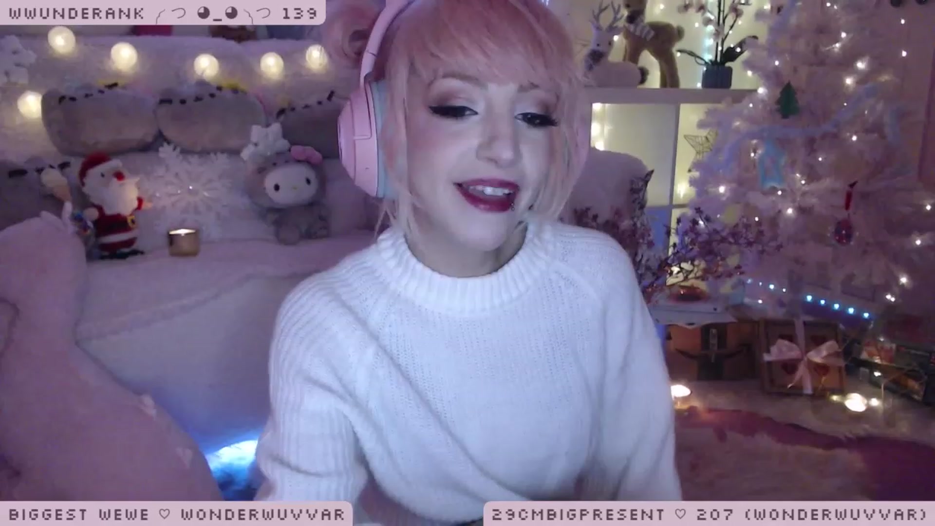 Gallery image thumbnail from WonderAna's myfreecams stream on, 12/15/2022, 23:24 image 8 of 20