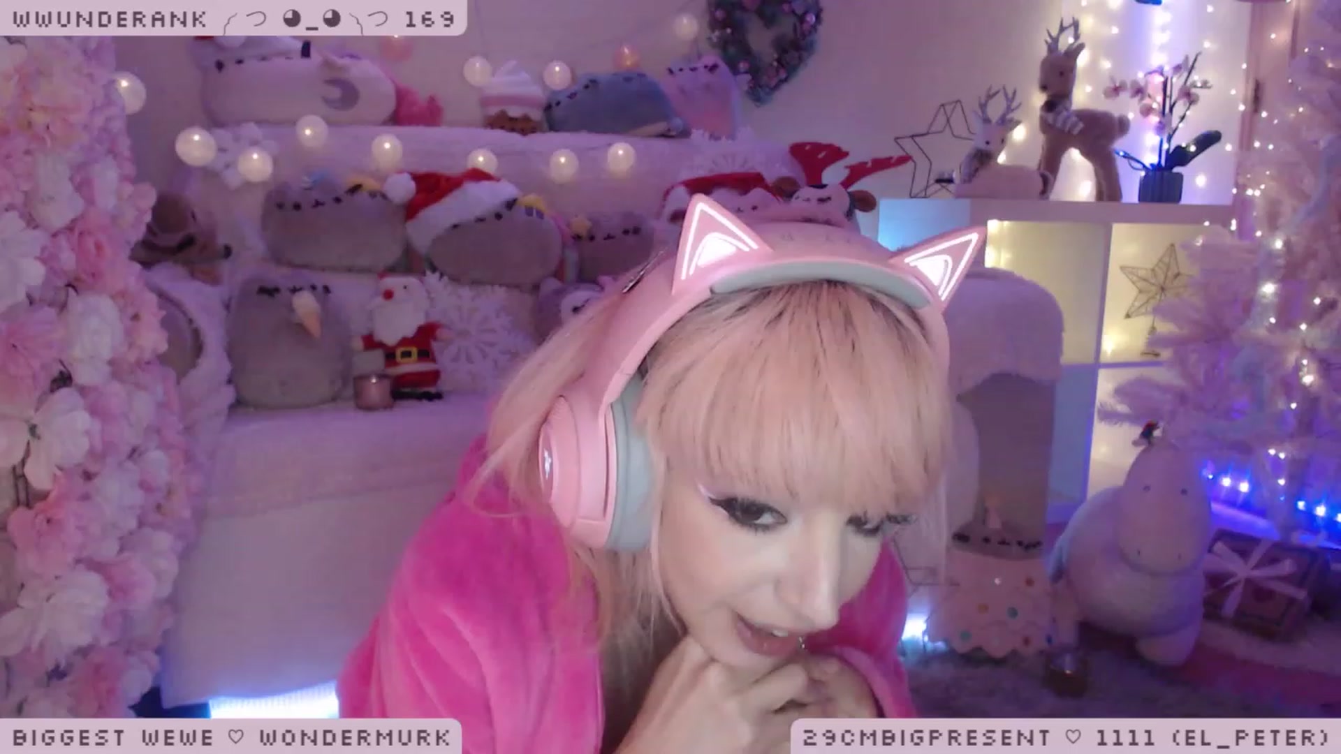 Gallery image thumbnail from WonderAna's myfreecams stream on, 01/01/2023, 06:25 image 14 of 20