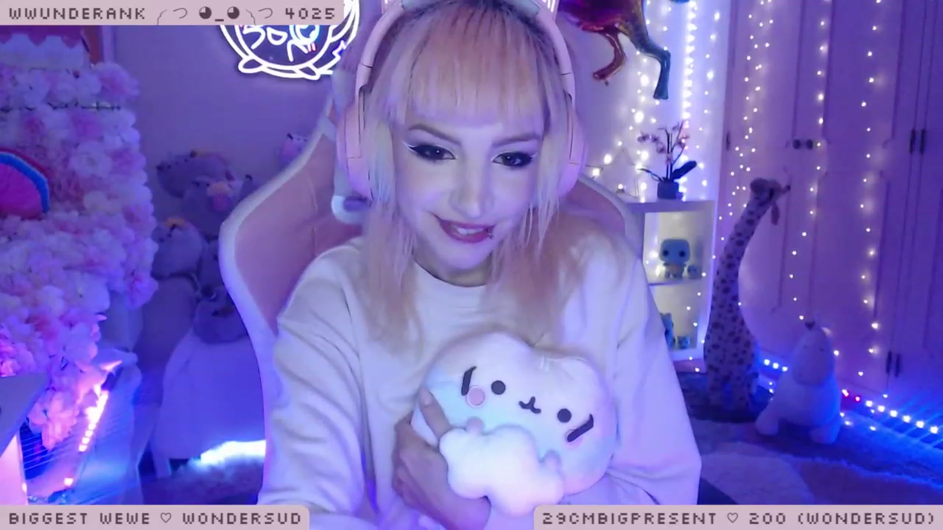 Gallery image thumbnail from WonderAna's myfreecams stream on, 01/04/2023, 24:08 image 16 of 20