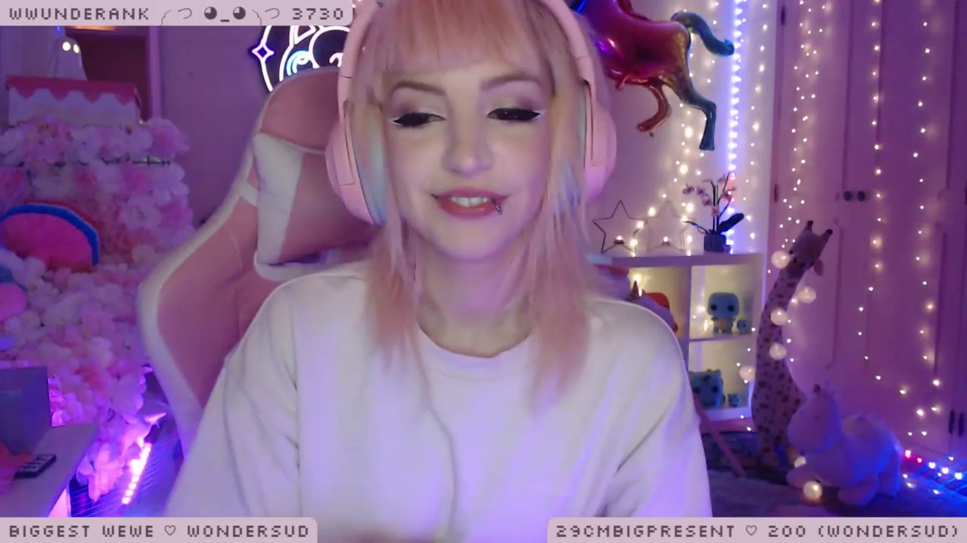Gallery image thumbnail from WonderAna's myfreecams stream on, 01/04/2023, 01:34 image 12 of 20