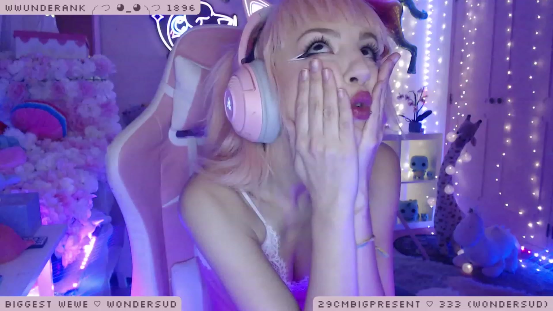 Gallery image thumbnail from WonderAna's myfreecams stream on, 01/04/2023, 03:03 image 10 of 20
