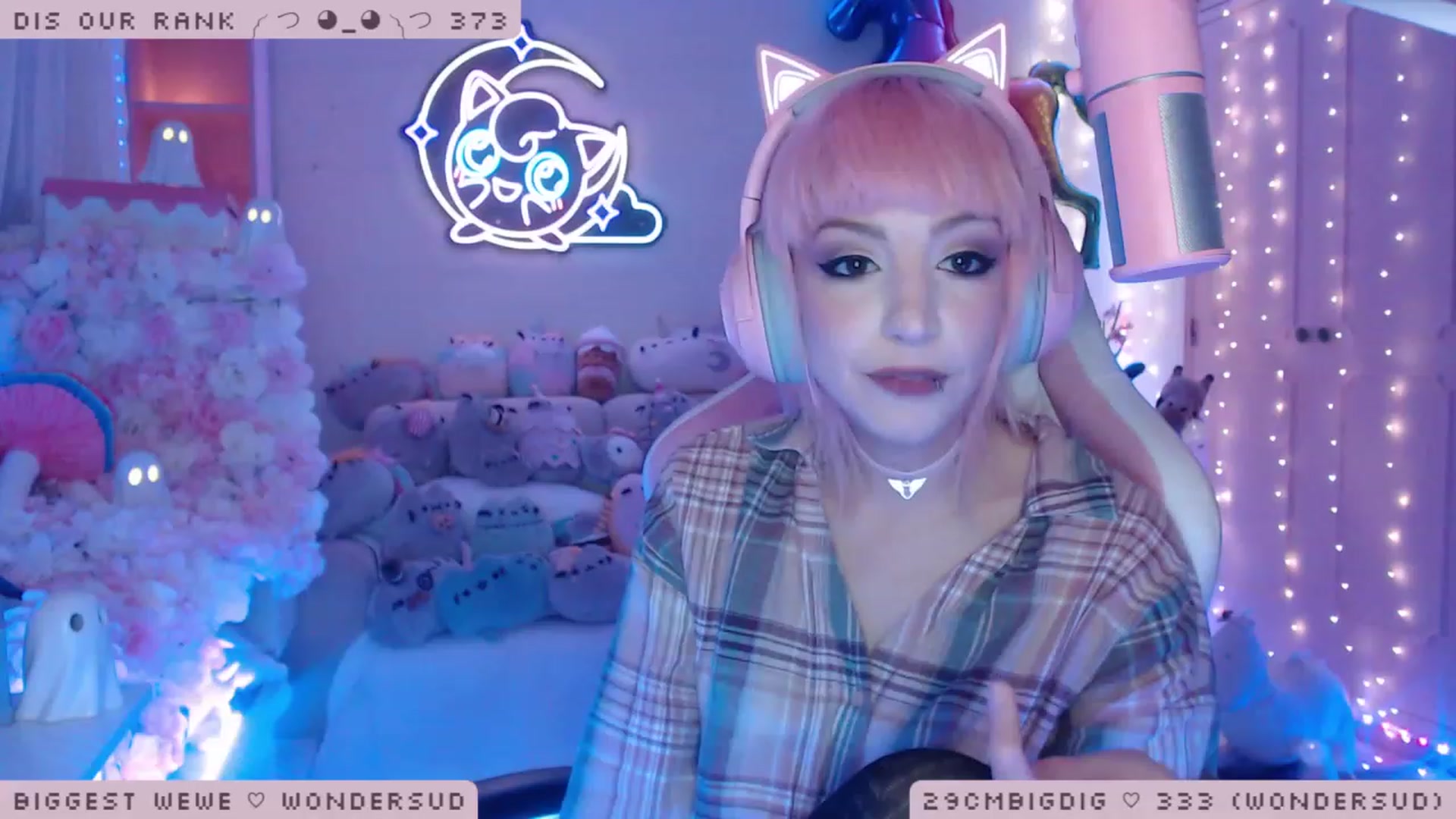 Gallery image thumbnail from WonderAna's myfreecams stream on, 01/07/2023, 23:40 image 12 of 20