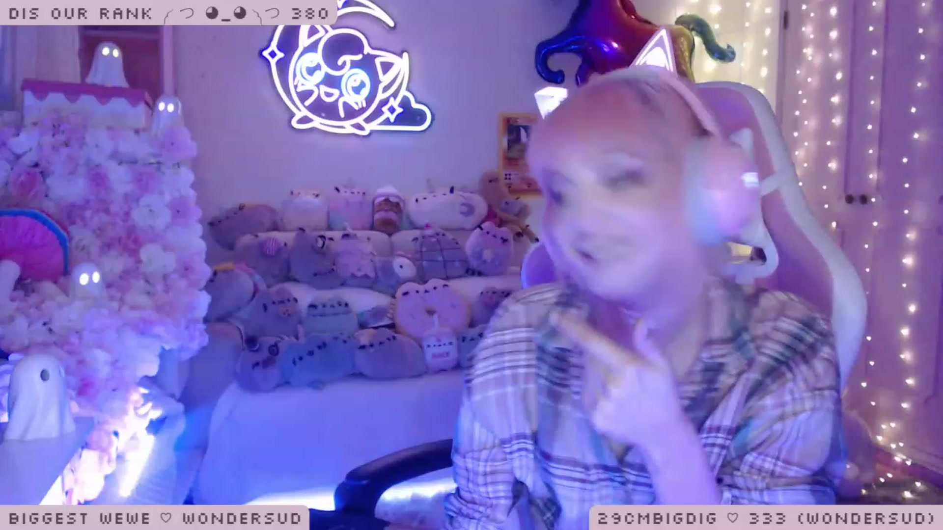 Gallery image thumbnail from WonderAna's myfreecams stream on, 01/08/2023, 04:01 image 10 of 20