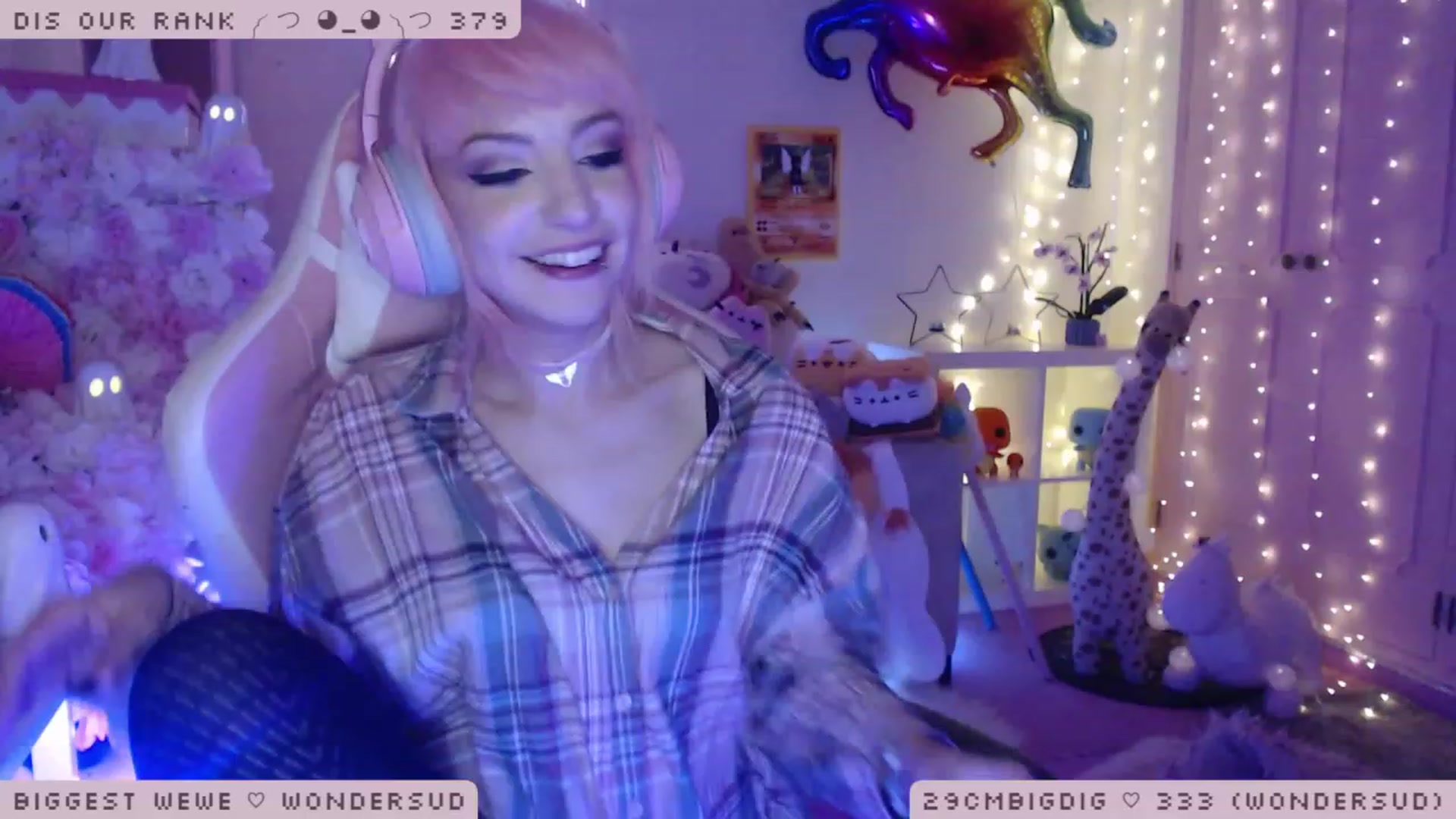 Gallery image thumbnail from WonderAna's myfreecams stream on, 01/08/2023, 04:01 image 18 of 20