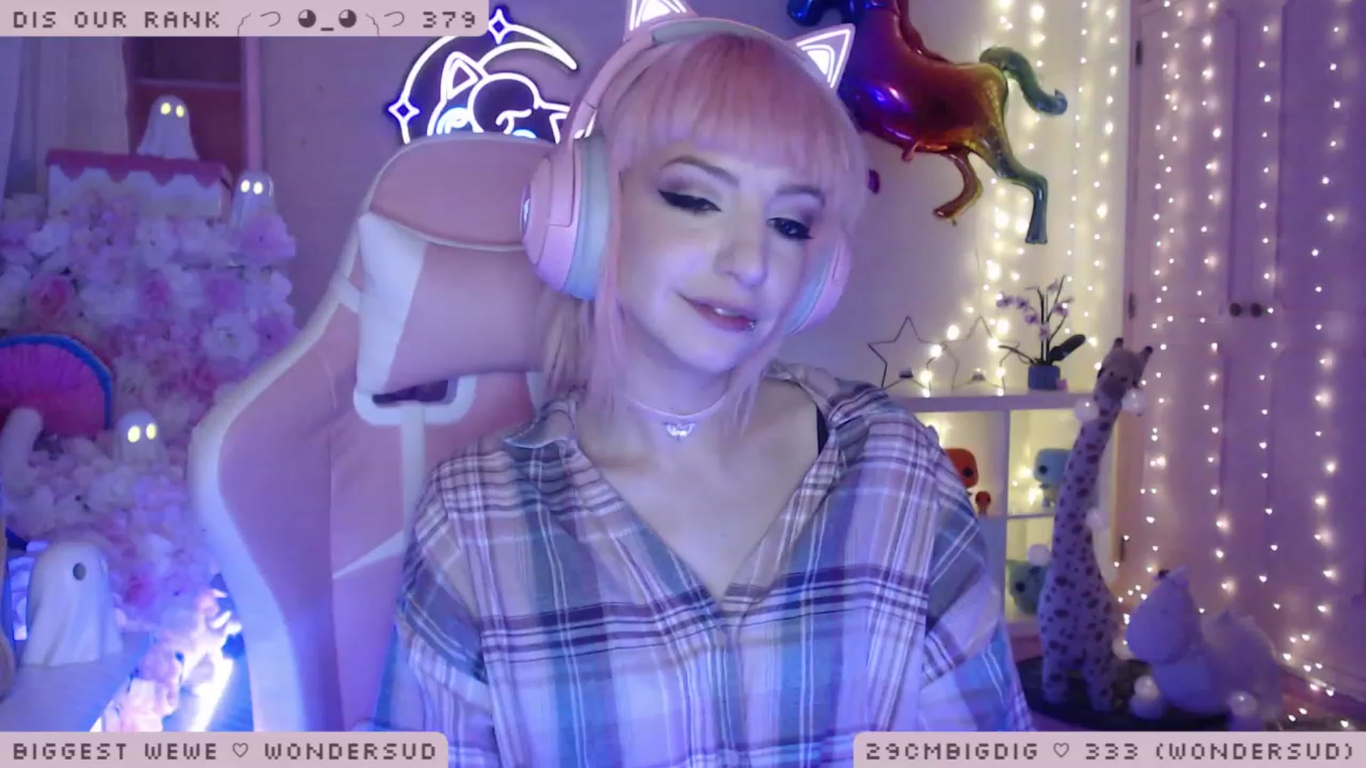 Gallery image thumbnail from WonderAna's myfreecams stream on, 01/08/2023, 04:01 image 6 of 20
