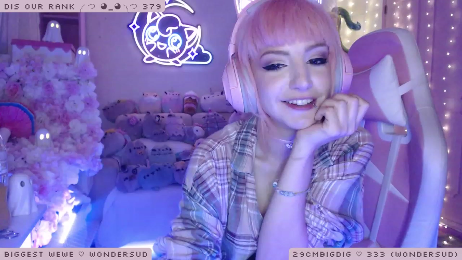 Gallery image thumbnail from WonderAna's myfreecams stream on, 01/08/2023, 04:01 image 12 of 20