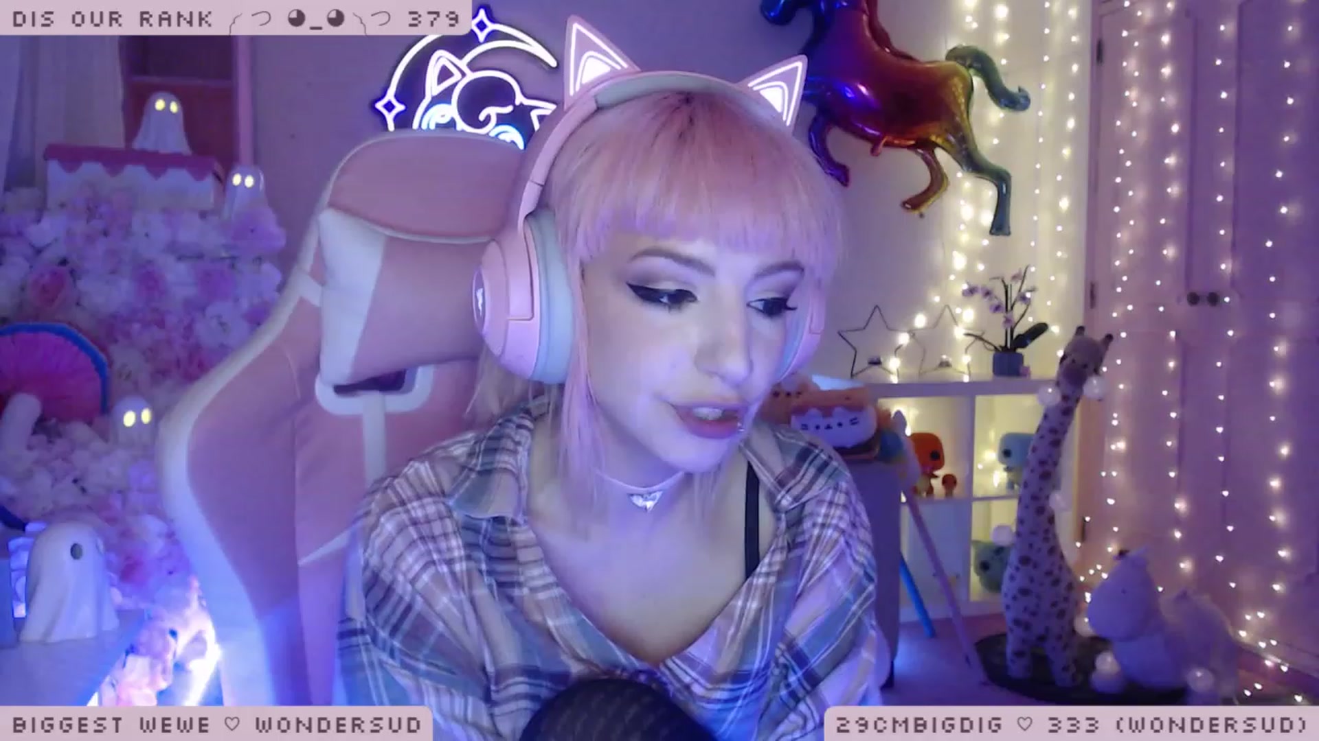 Gallery image thumbnail from WonderAna's myfreecams stream on, 01/08/2023, 04:01 image 5 of 20