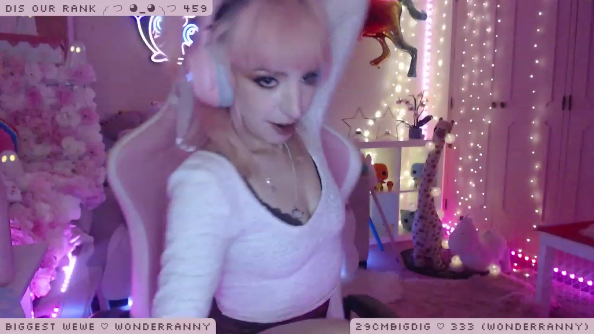 Gallery image thumbnail from WonderAna's myfreecams stream on, 01/10/2023, 01:57 image 15 of 20