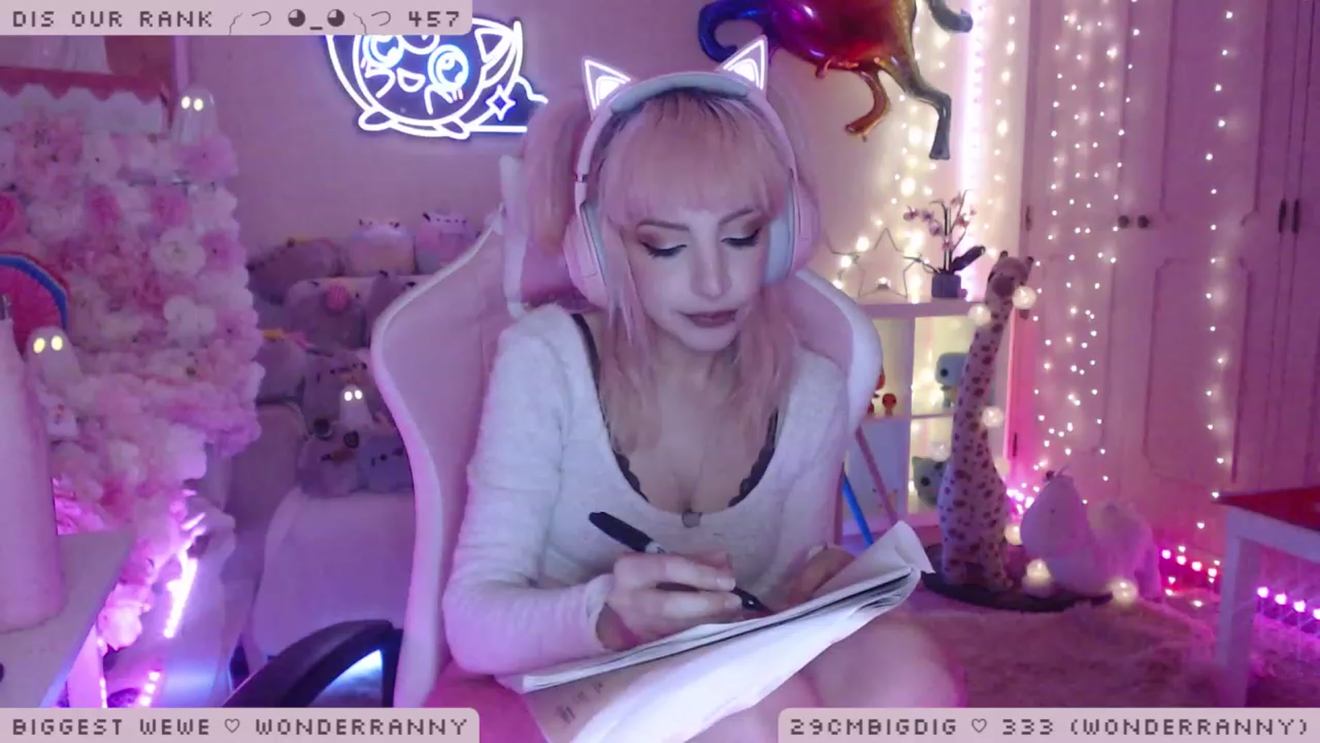 Gallery image thumbnail from WonderAna's myfreecams stream on, 01/10/2023, 01:57 image 2 of 20